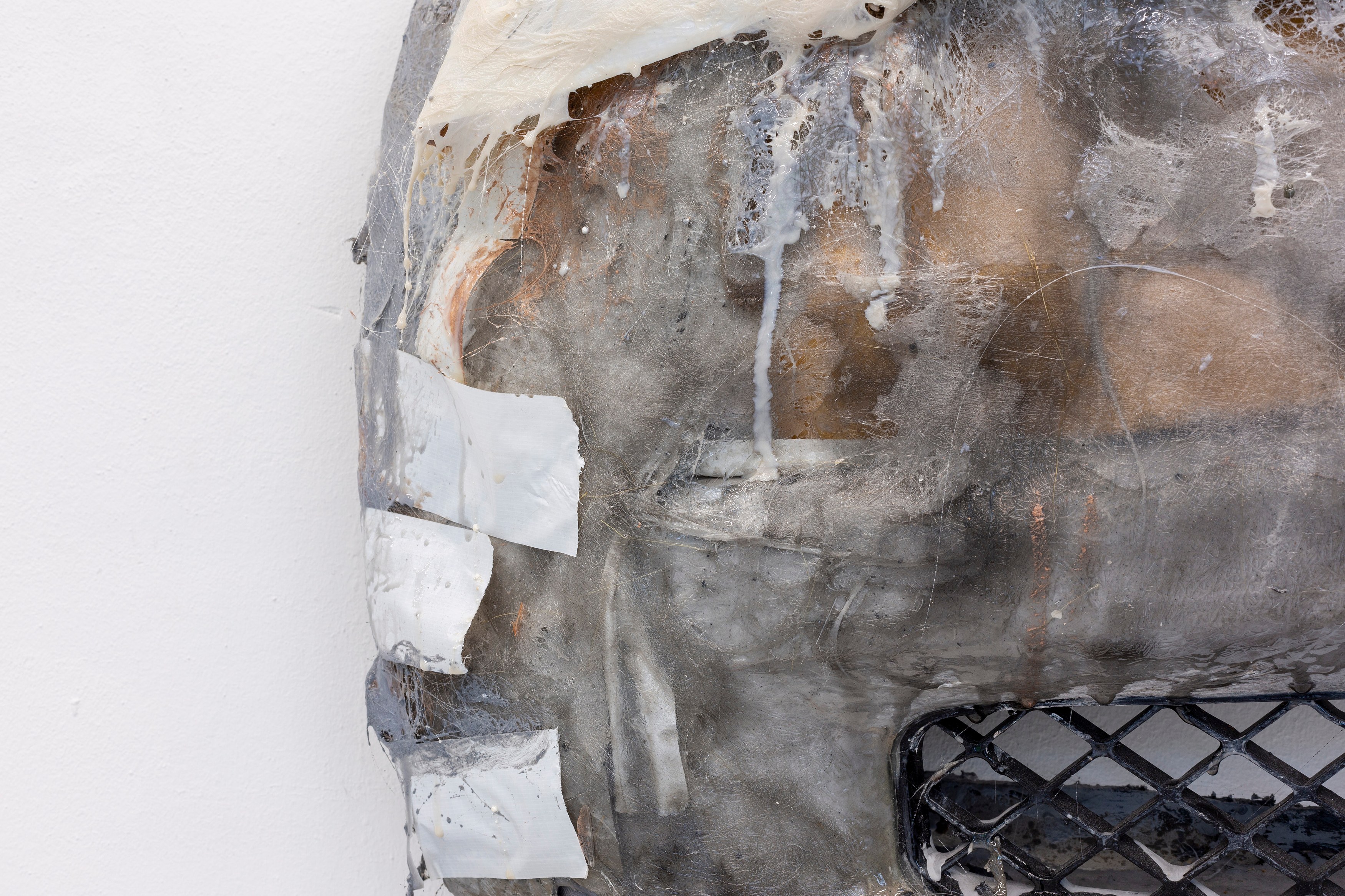 Onur Gökmen, Possession at Scherben, photo 13