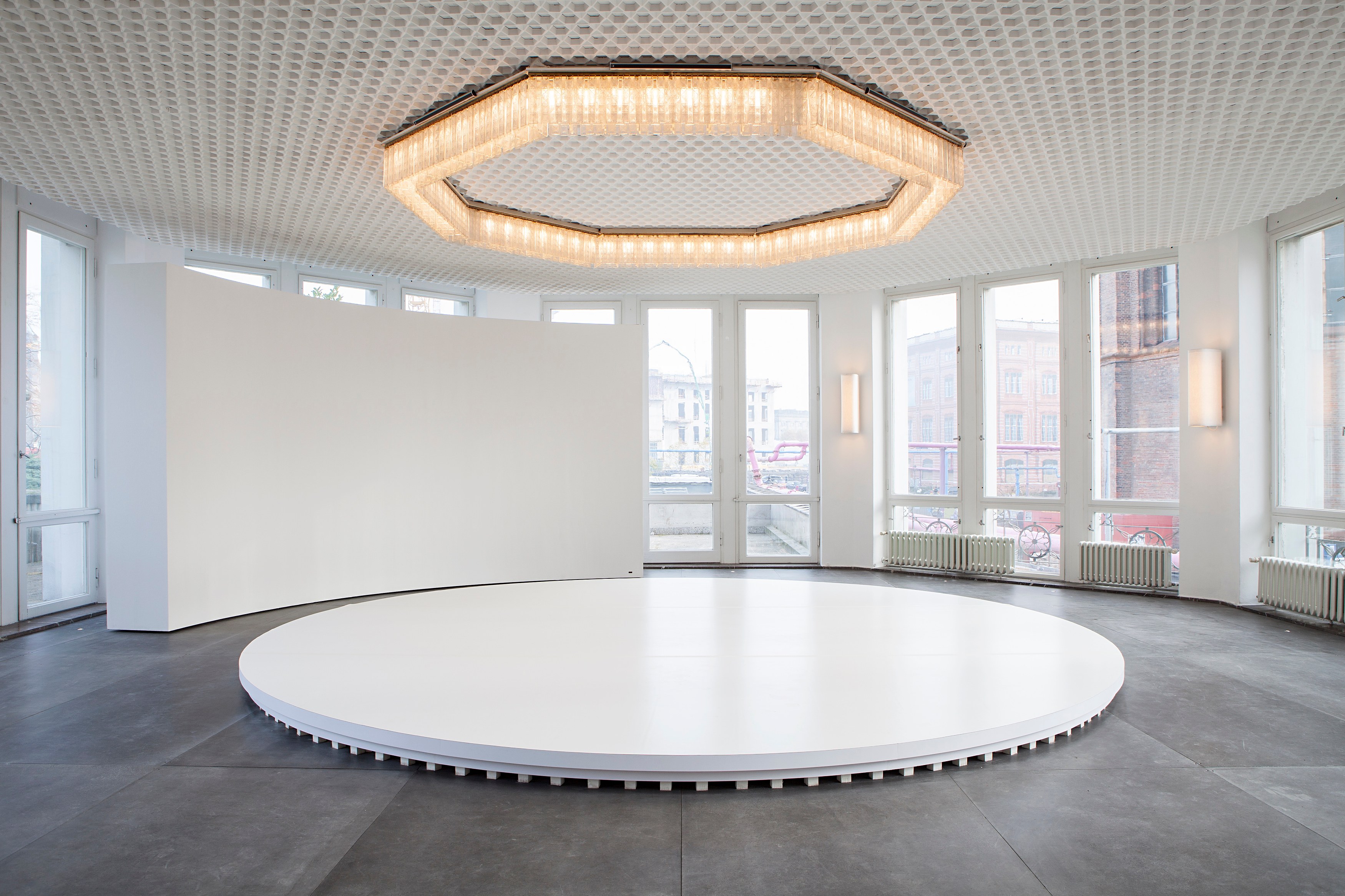 Philippe Parreno, How Can We Tell the Dancers from the Dance at Schinkel Pavillon, photo 2