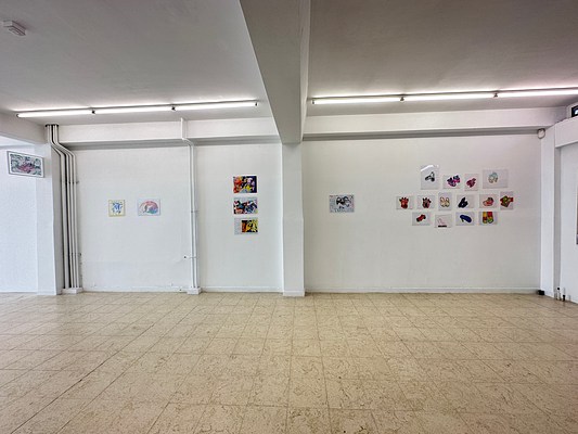 Image 4 of 40