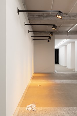 Image 5 of 27