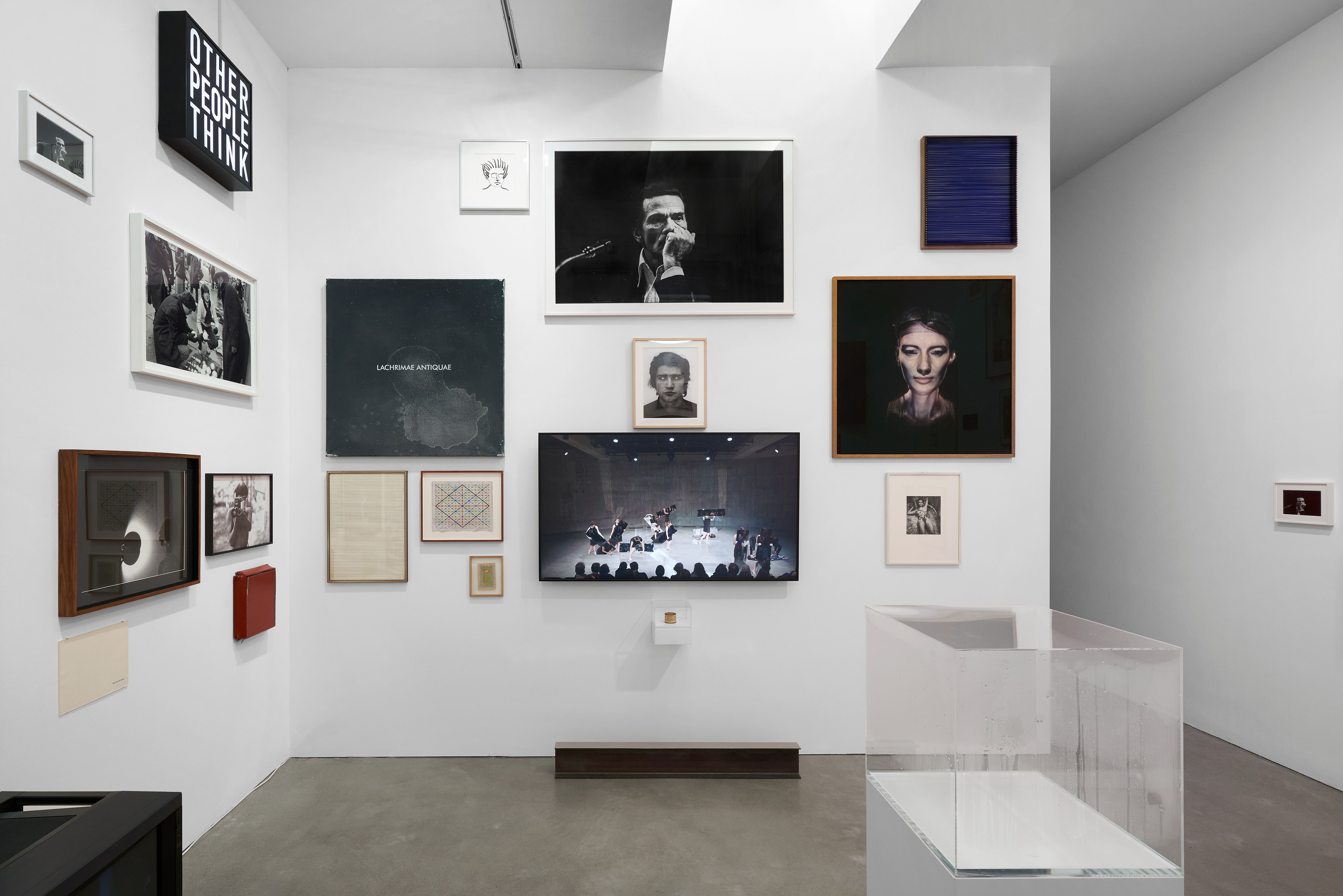 Alfredo Jaar, The Temptation to Exist at Galerie Thomas Schulte, photo 9