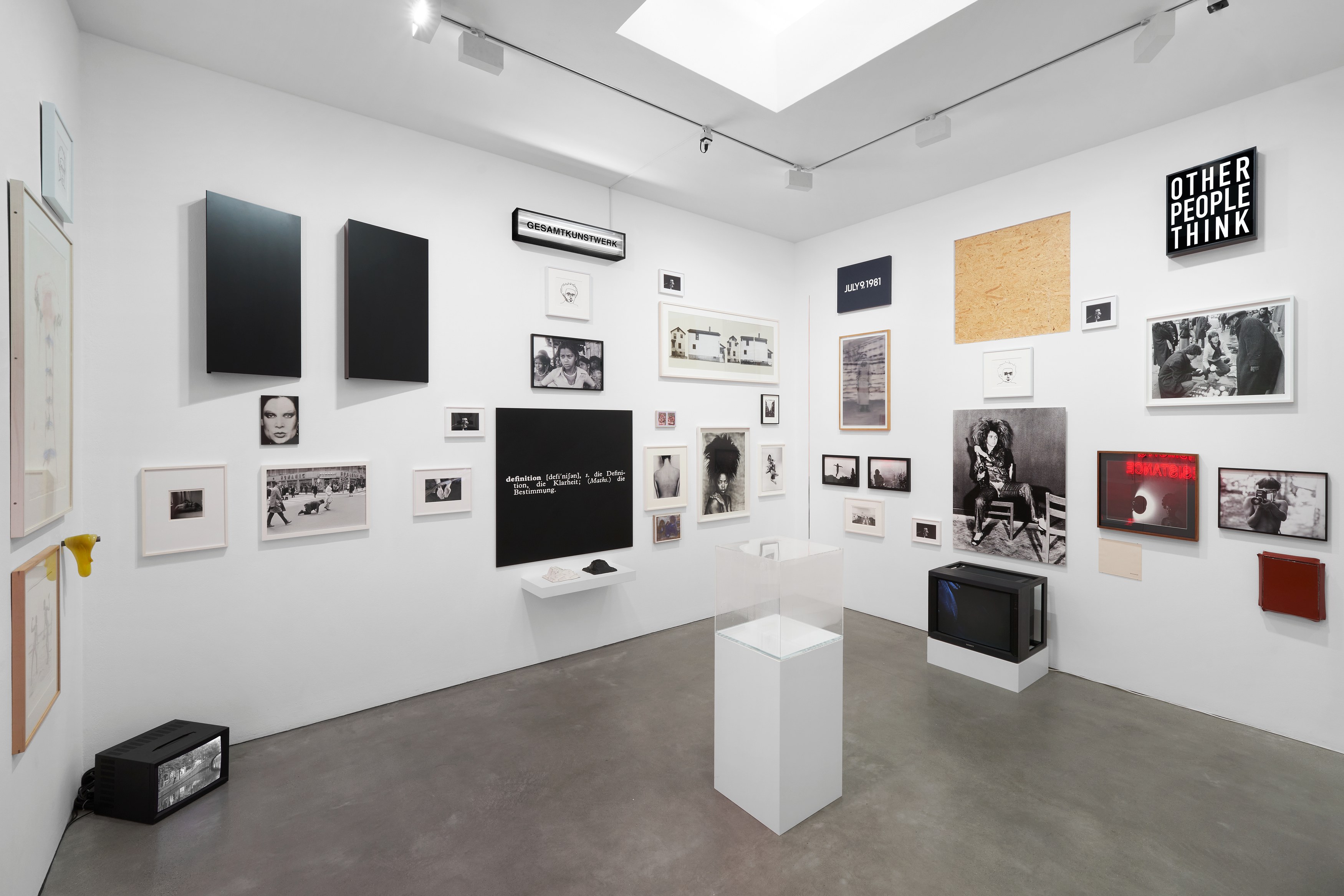 Alfredo Jaar, The Temptation to Exist at Galerie Thomas Schulte, photo 11