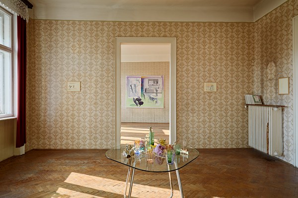 Image 4 of 19