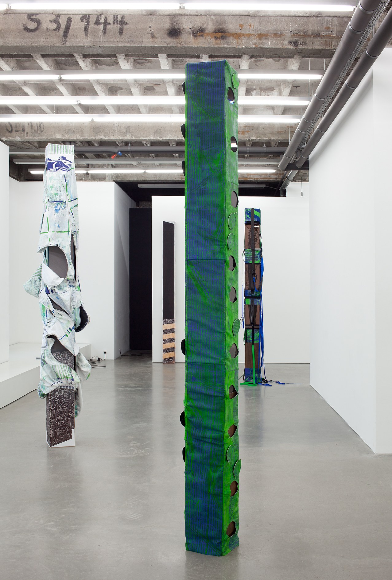 Tobias Madison, Untitled at Sammlung Haubrok and Paris Bar, Berlin, photo 4