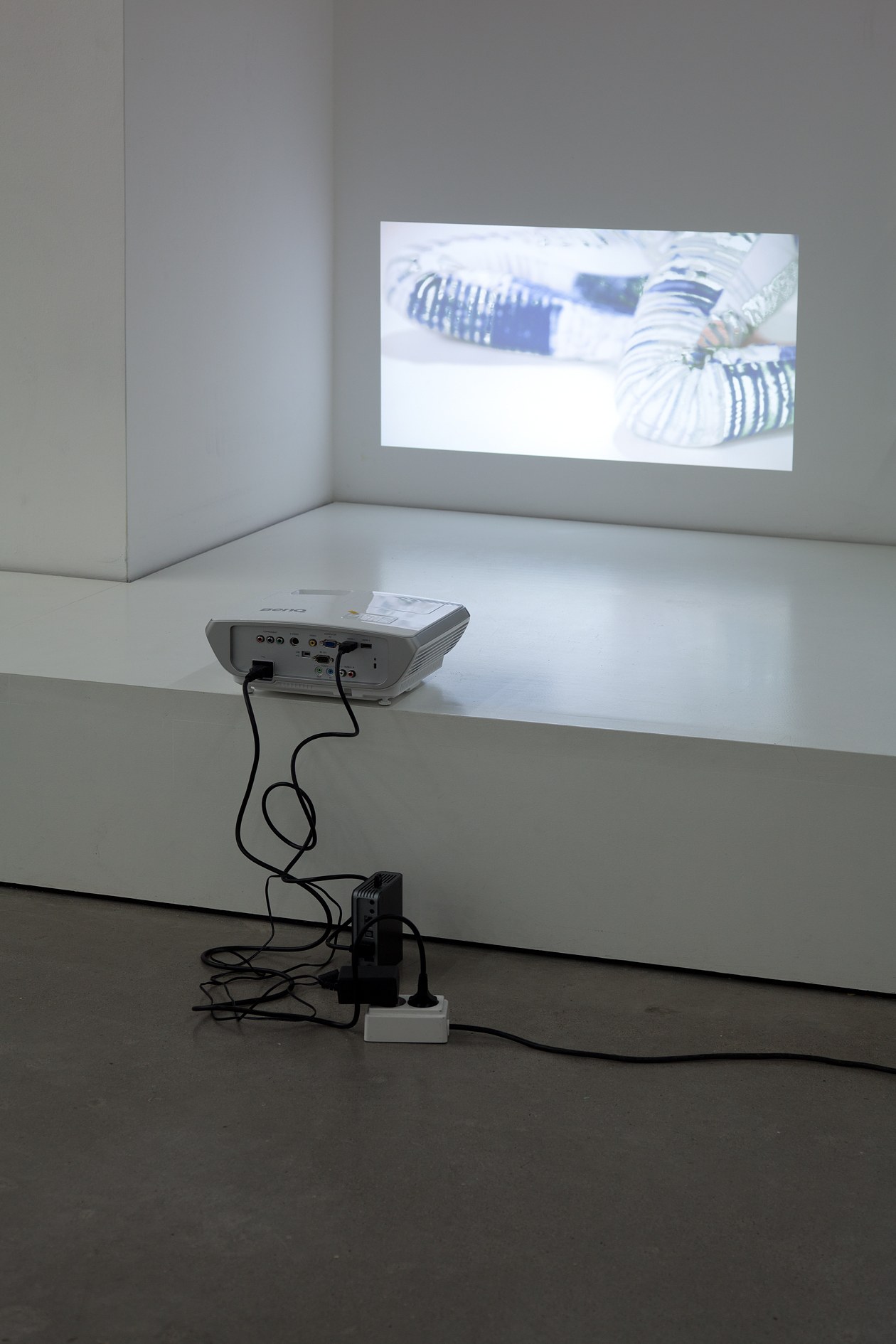 Tobias Madison, Untitled at Sammlung Haubrok and Paris Bar, Berlin, photo 6