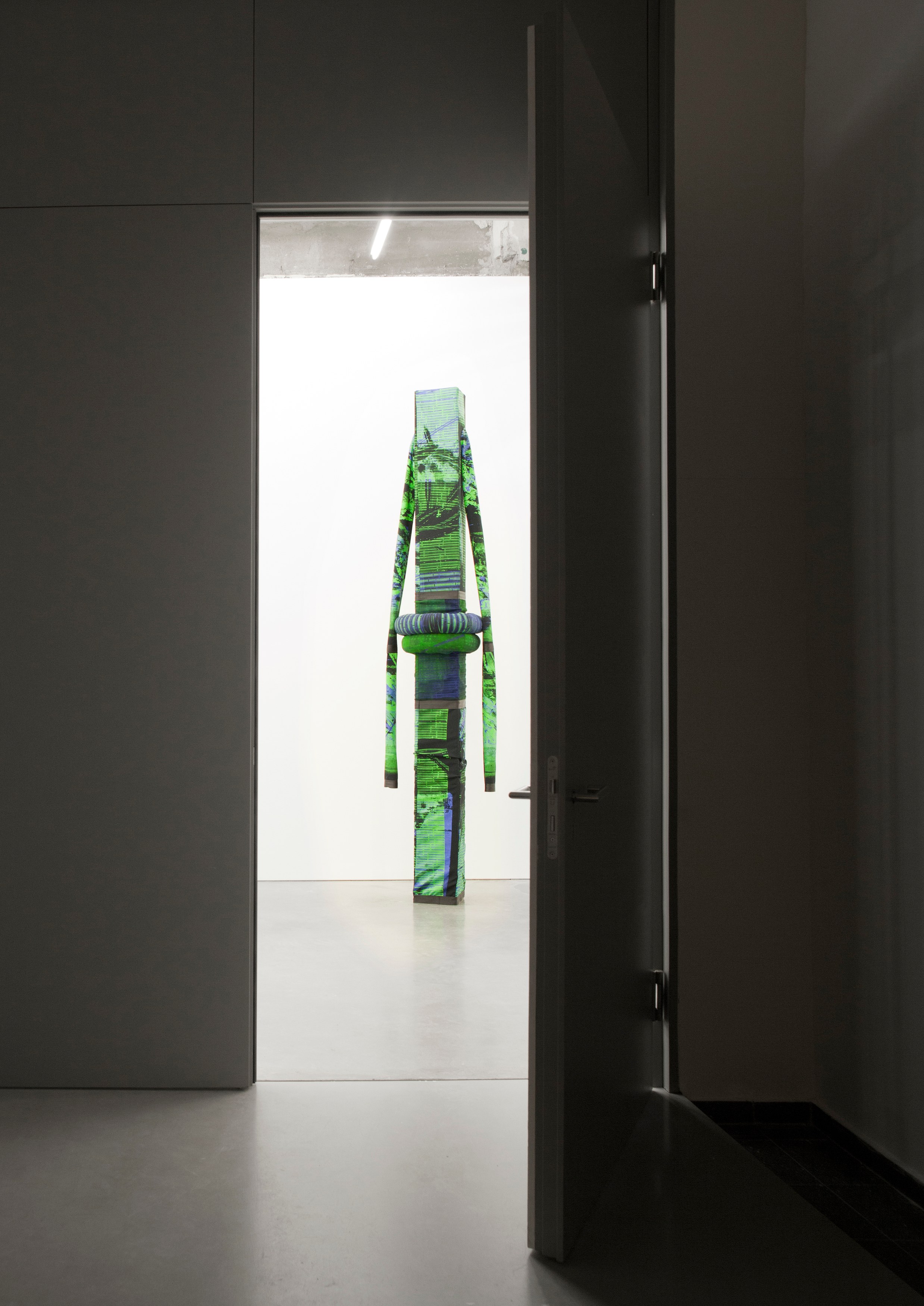 Tobias Madison, Untitled at Sammlung Haubrok and Paris Bar, Berlin, photo 9