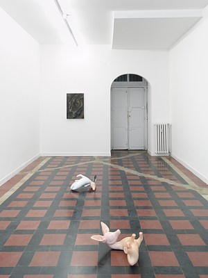 Image 4 of 32