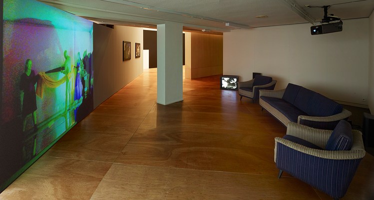 Image 4 of 28