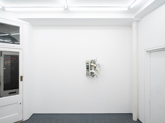 Image 4 of 18