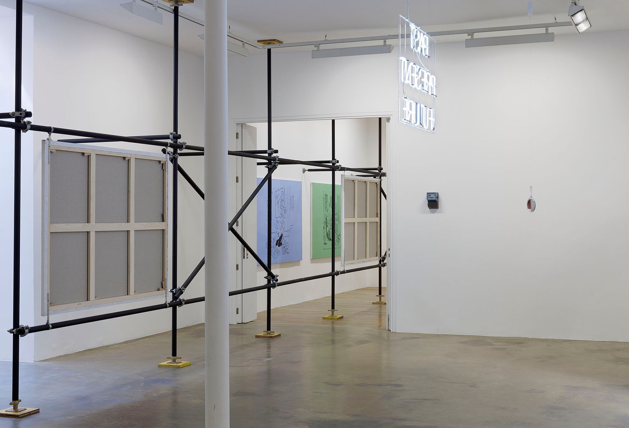 Claire Fontaine, Equivalences et Généralités at Galerie Chantal Crousel, photo 6