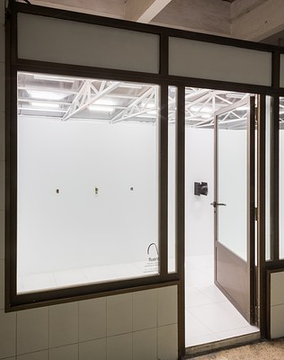 Image 1 of 28
