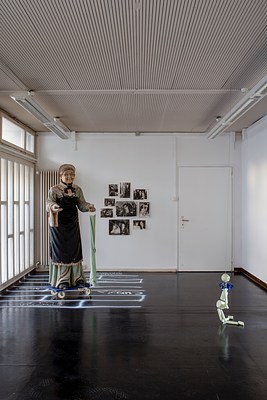 Image 2 of 14