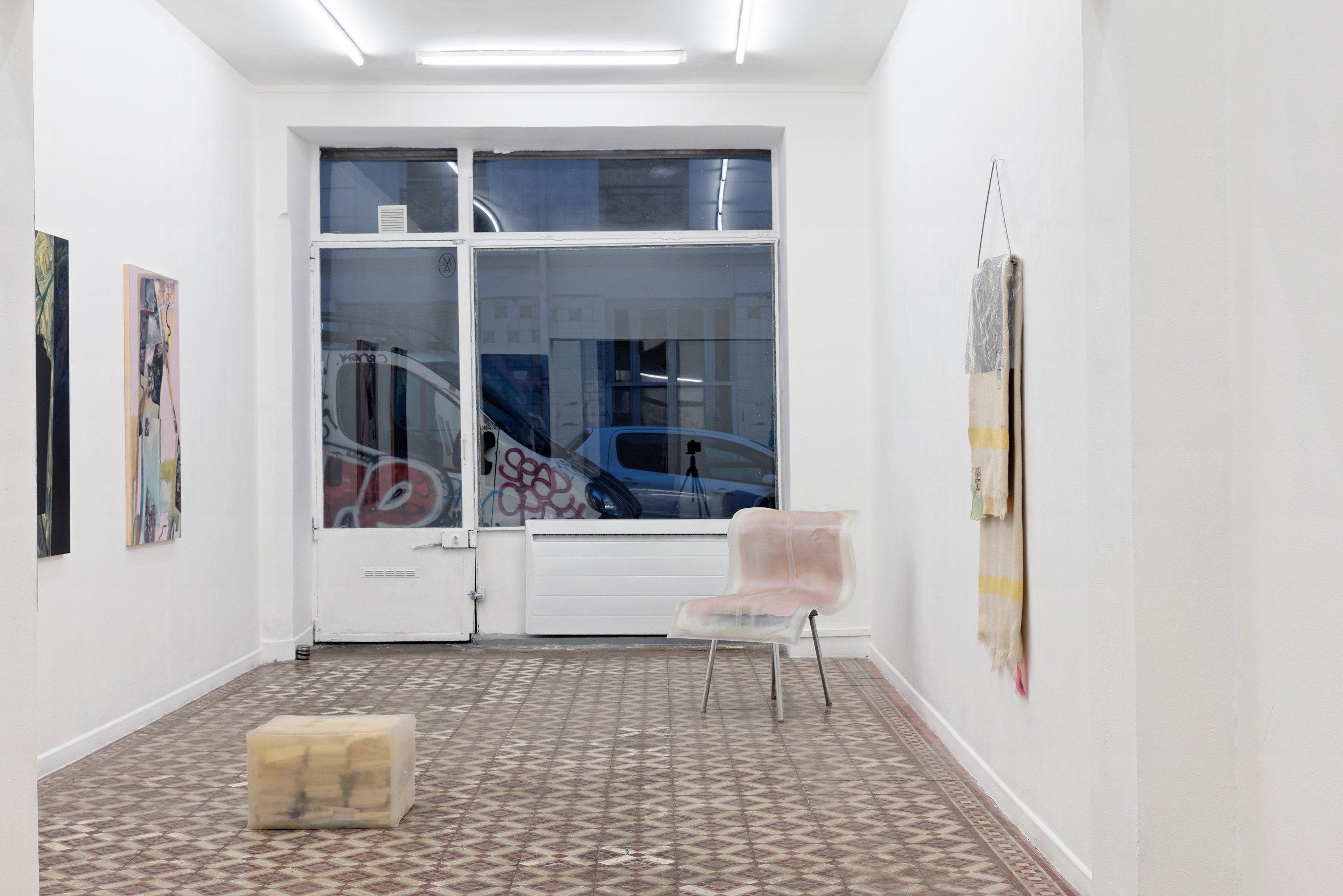Rebecca Brewer, Liz Magor, Marie Voignier, L'intruse at Marcelle Alix, photo 6
