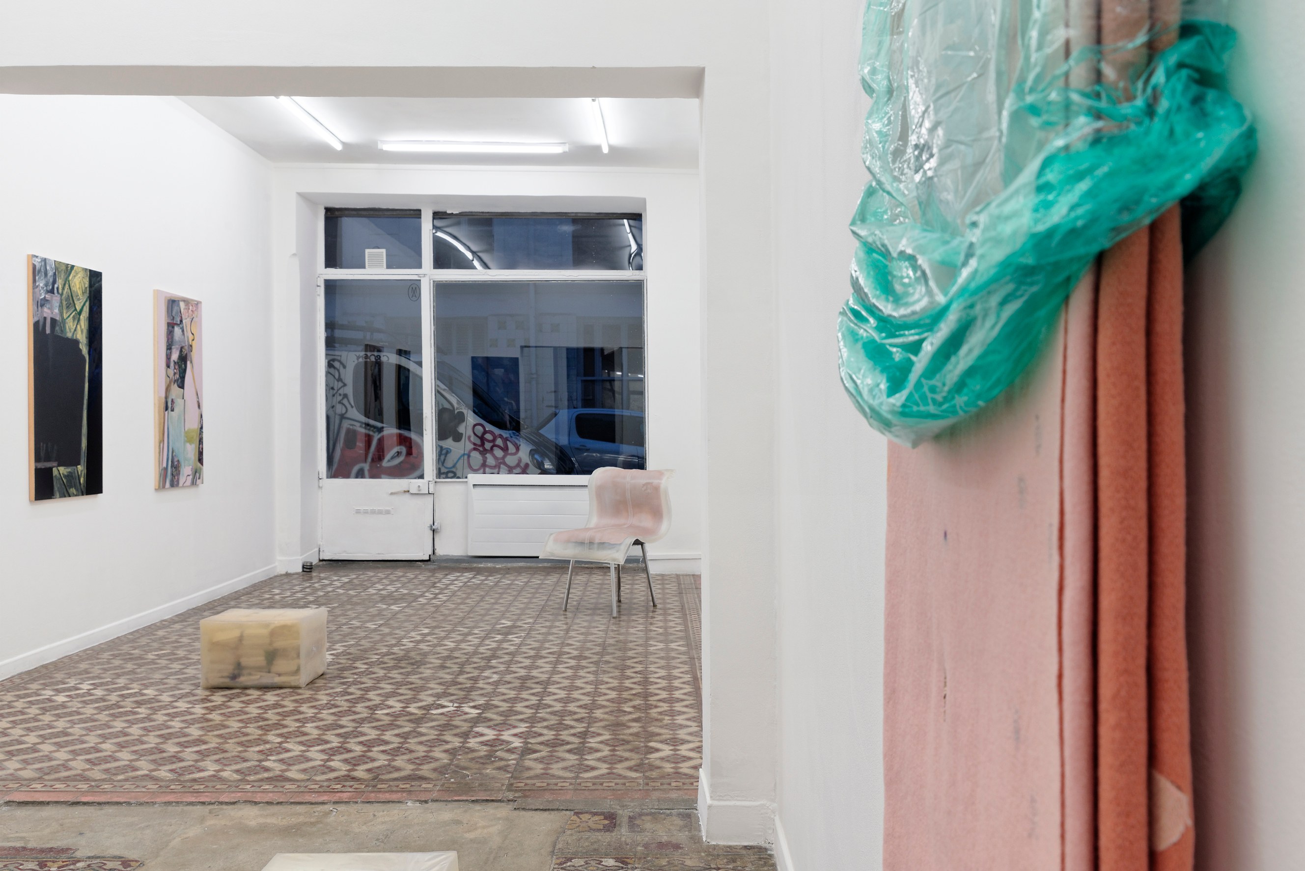 Rebecca Brewer, Liz Magor, Marie Voignier, L'intruse at Marcelle Alix, photo 9