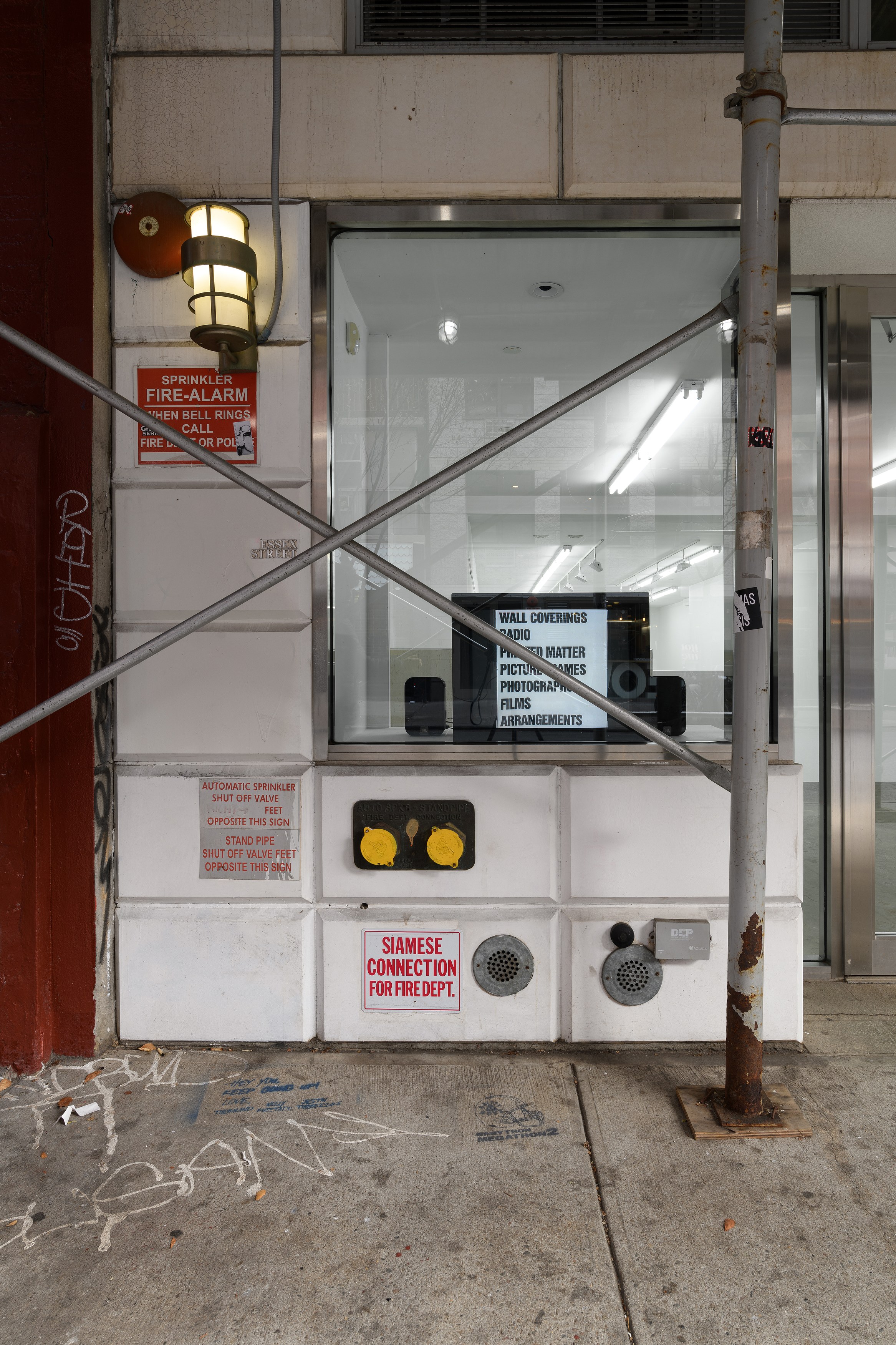 Christopher Williams, Untitled at Maxwell Graham, photo 2