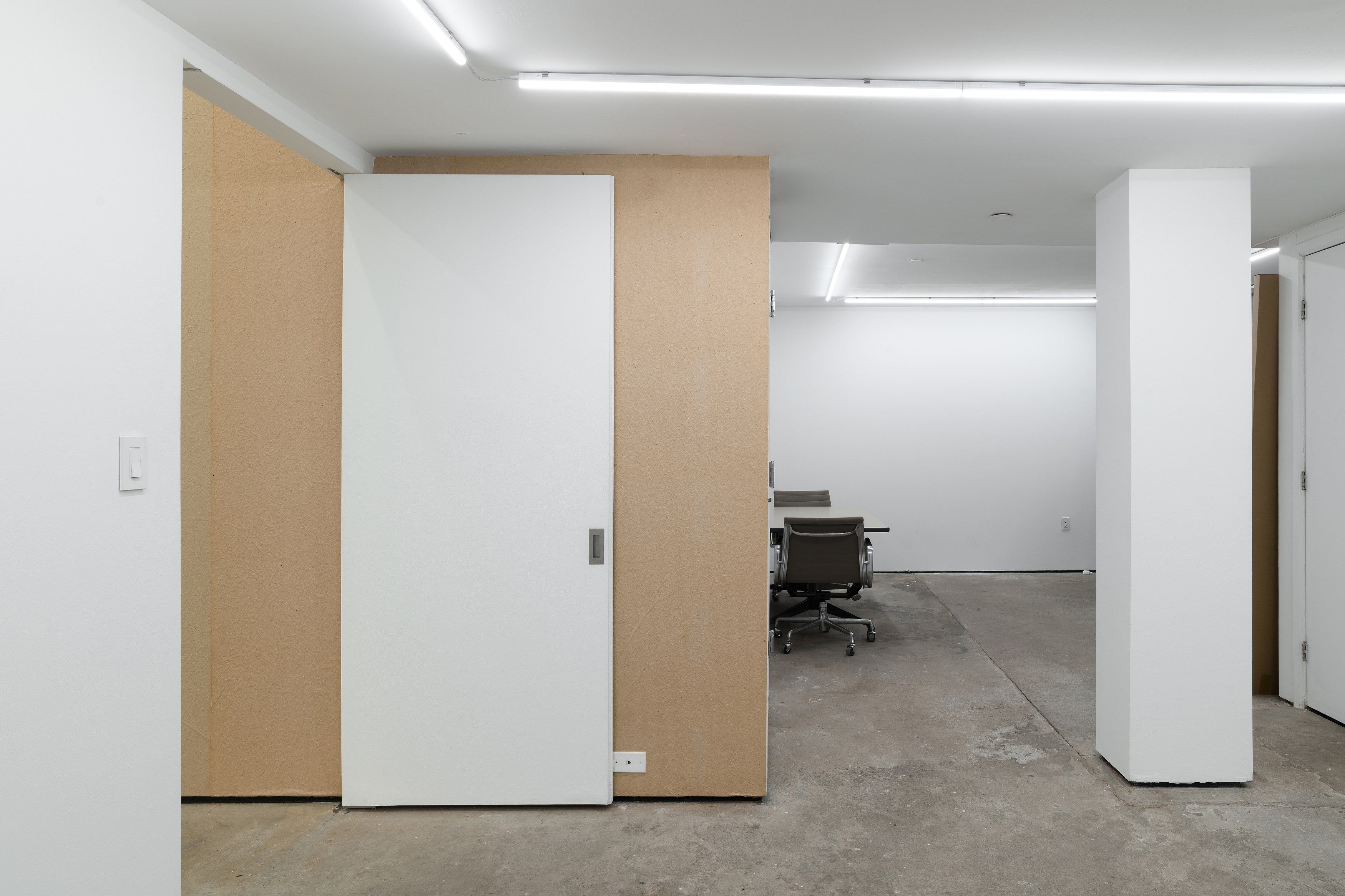Christopher Williams, Untitled at Maxwell Graham, photo 38