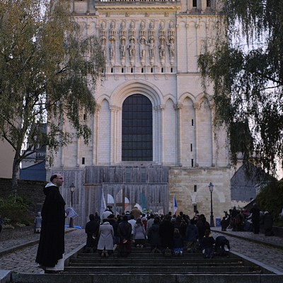 Image 12 of 33