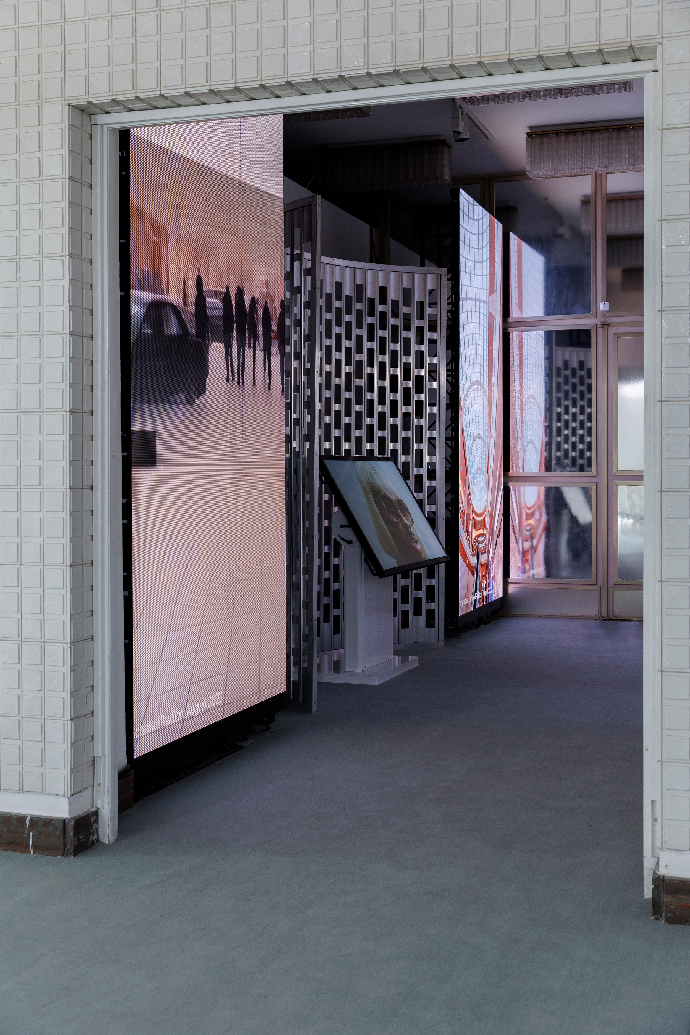 Shayne Oliver, Mall of Anonymous at Schinkel Pavillon, photo 4