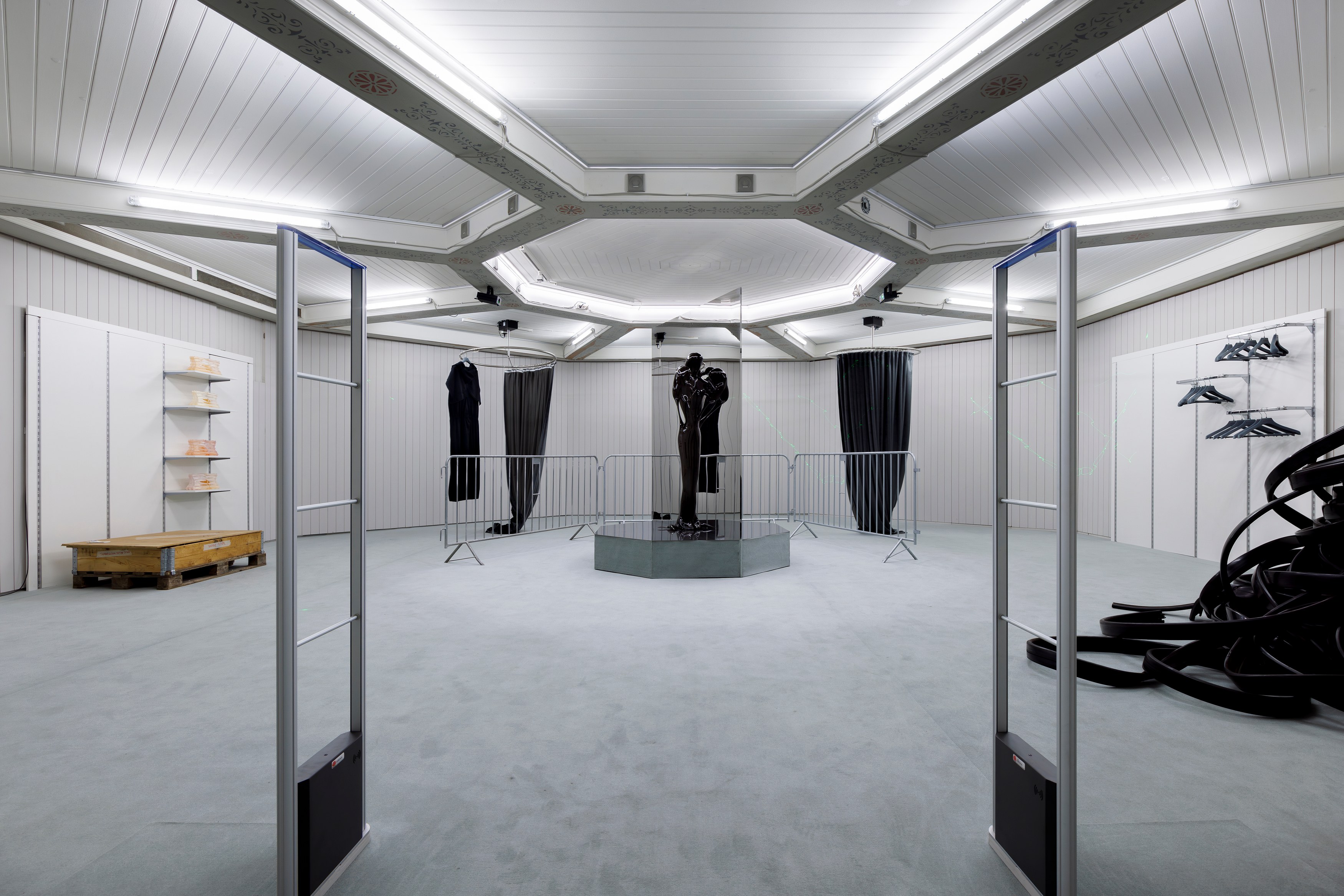 Shayne Oliver, Mall of Anonymous at Schinkel Pavillon, photo 5