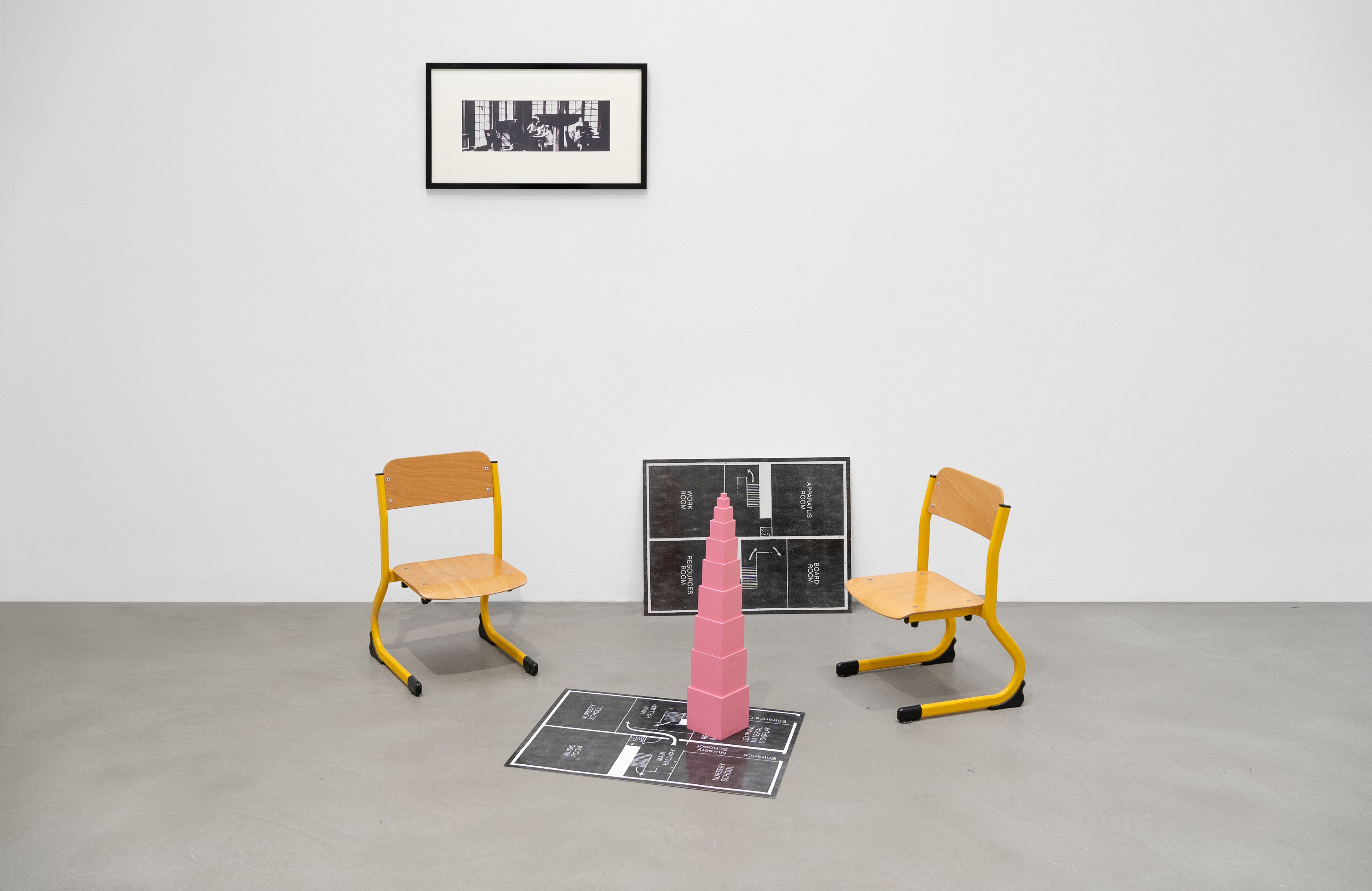 Dominique Gonzalez-Foerster, Nos années 70 (chambre) at Galerie Chantal Crousel, photo 7