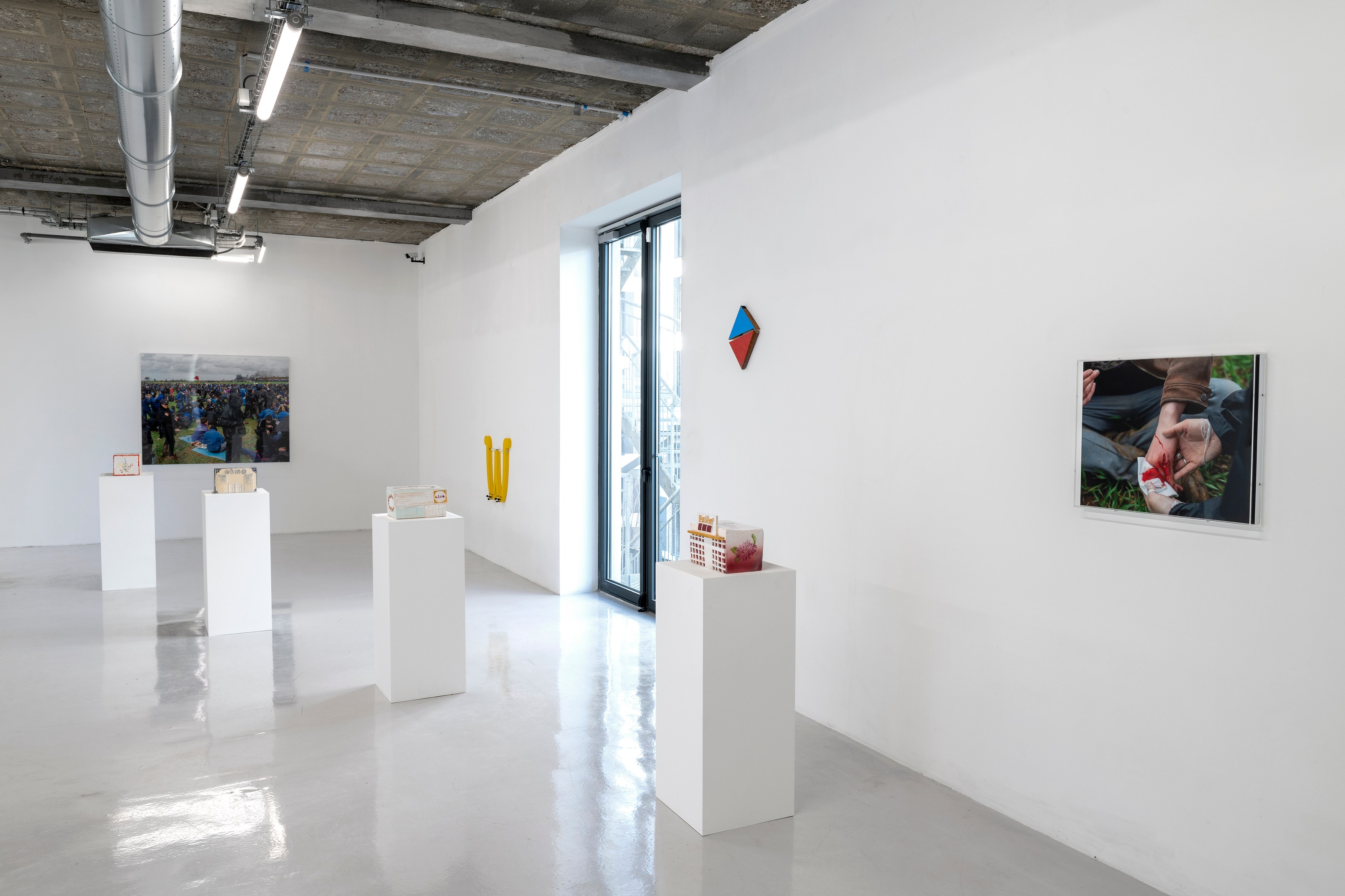 Bruno Serralongue, LE PRÉSENT at Air de Paris, photo 3