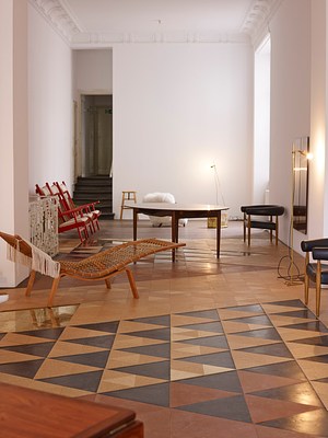 Image 3 of 23