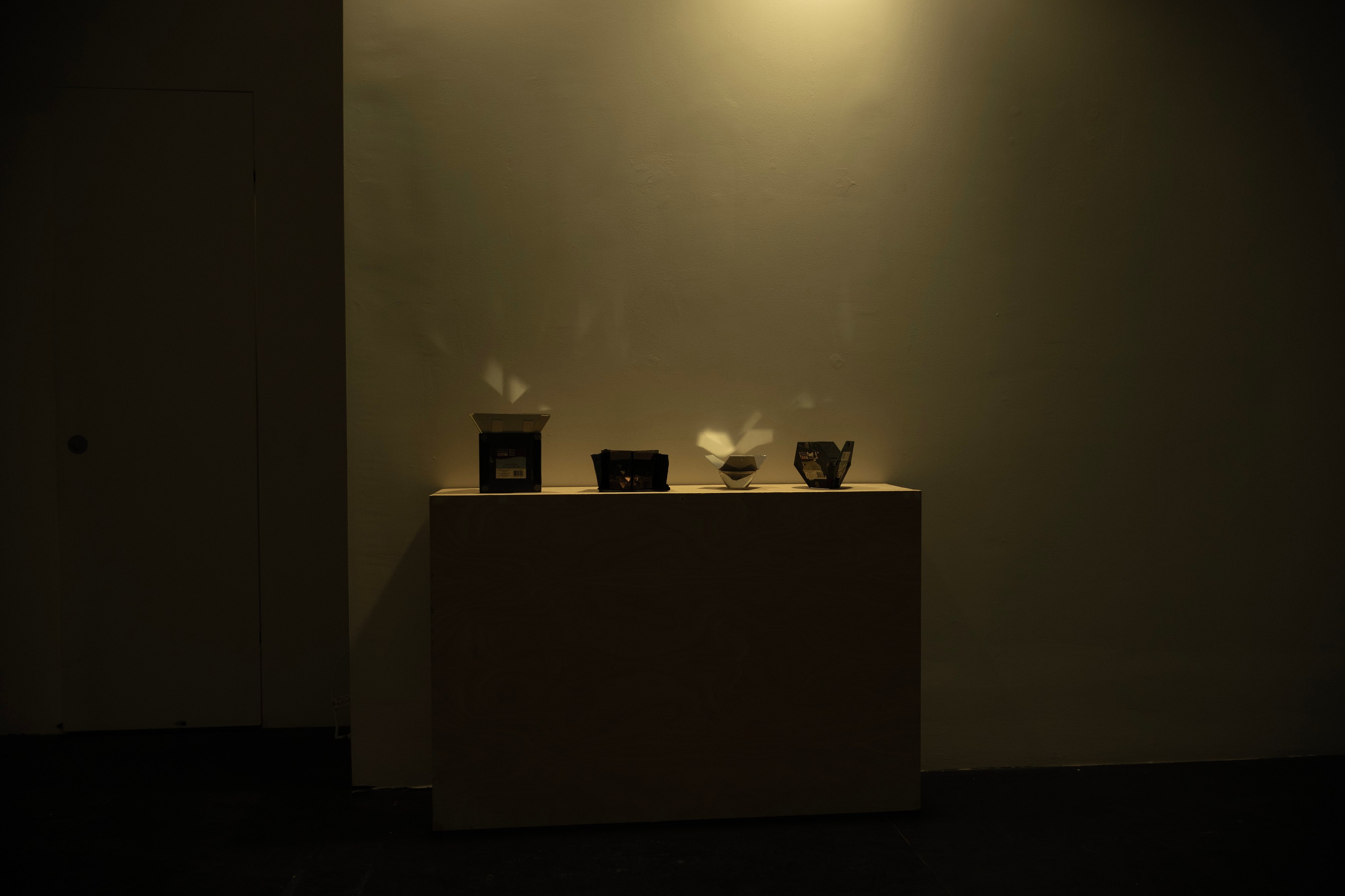 Zoe Pettijohn Schade, Attempts at Self-Organization: Prevailing Bonds at Kai Matsumiya, photo 5