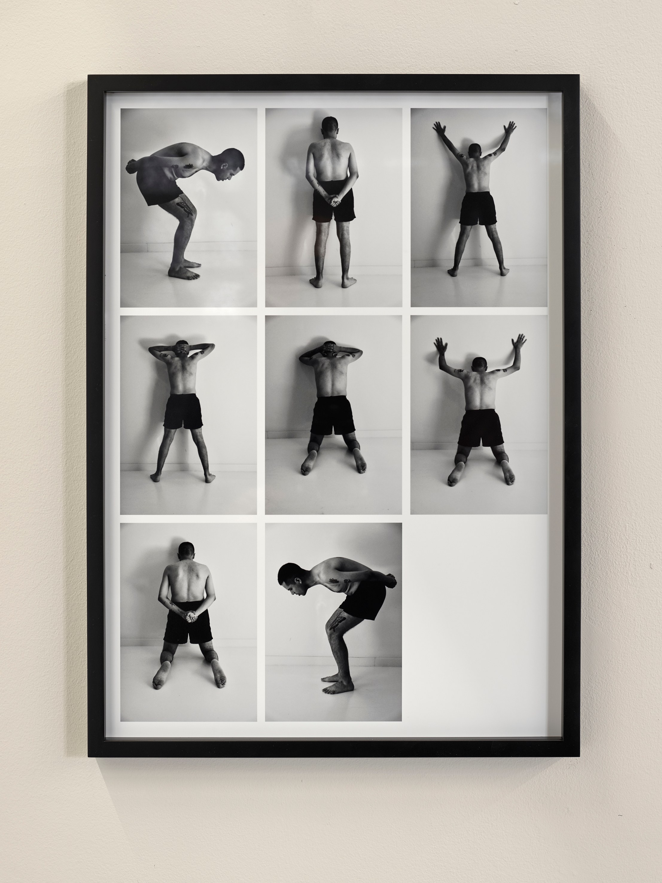 Santiago Sierra, Exercises in Popular Gymnastics at KOW, photo 8