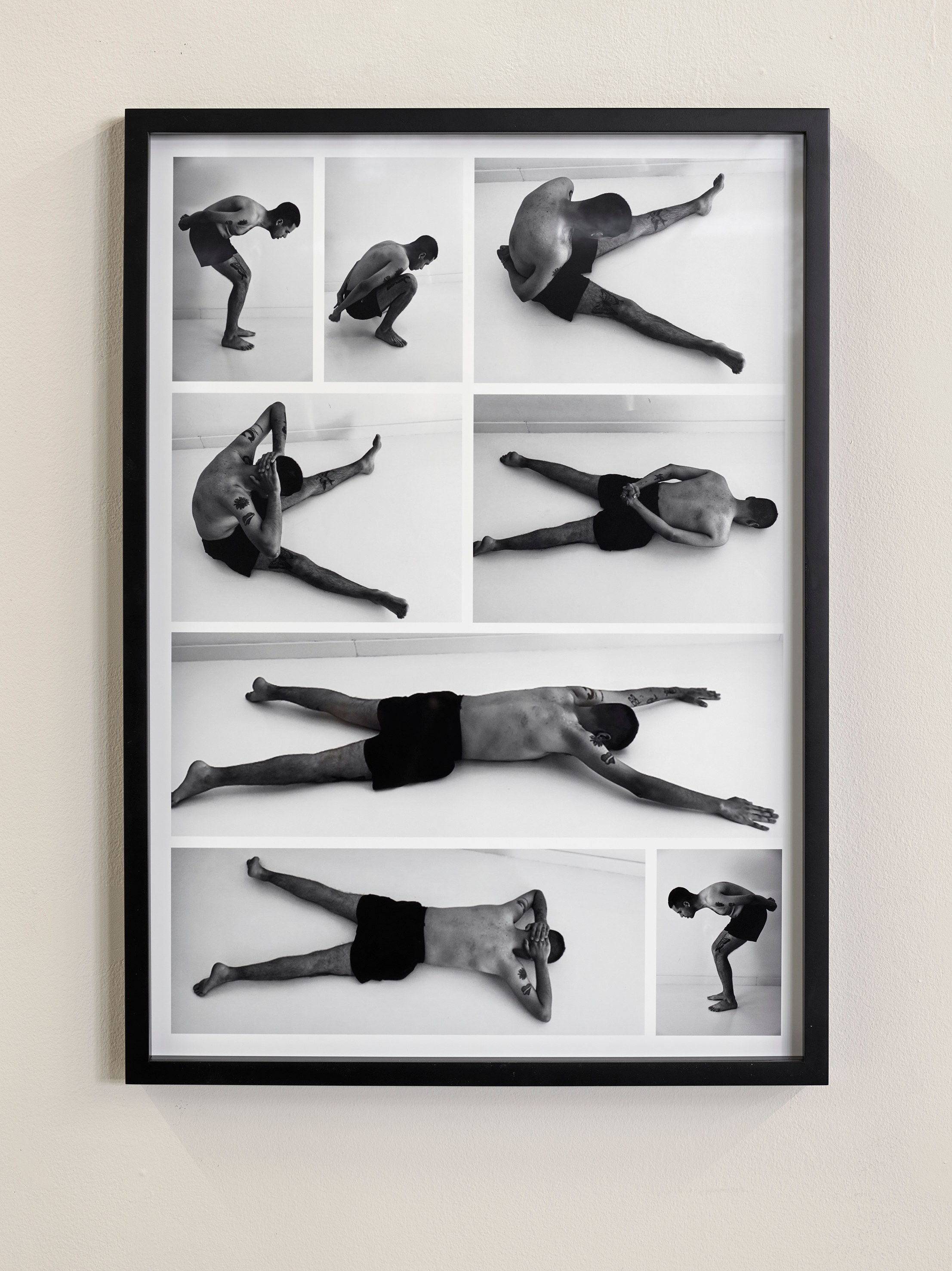 Santiago Sierra, Exercises in Popular Gymnastics at KOW, photo 9