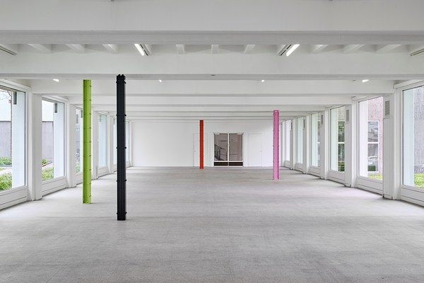 Image 10 of 34