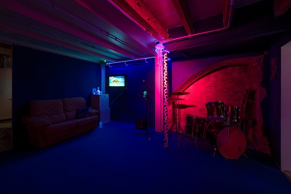 Image 3 of 28
