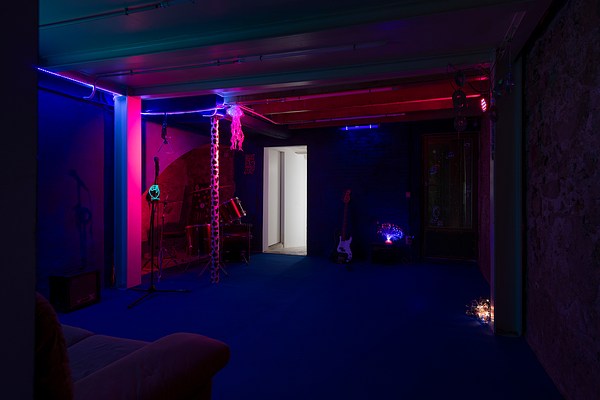 Image 8 of 28