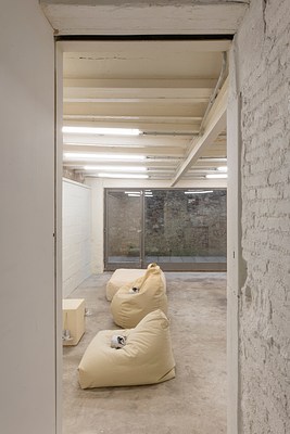 Image 21 of 28