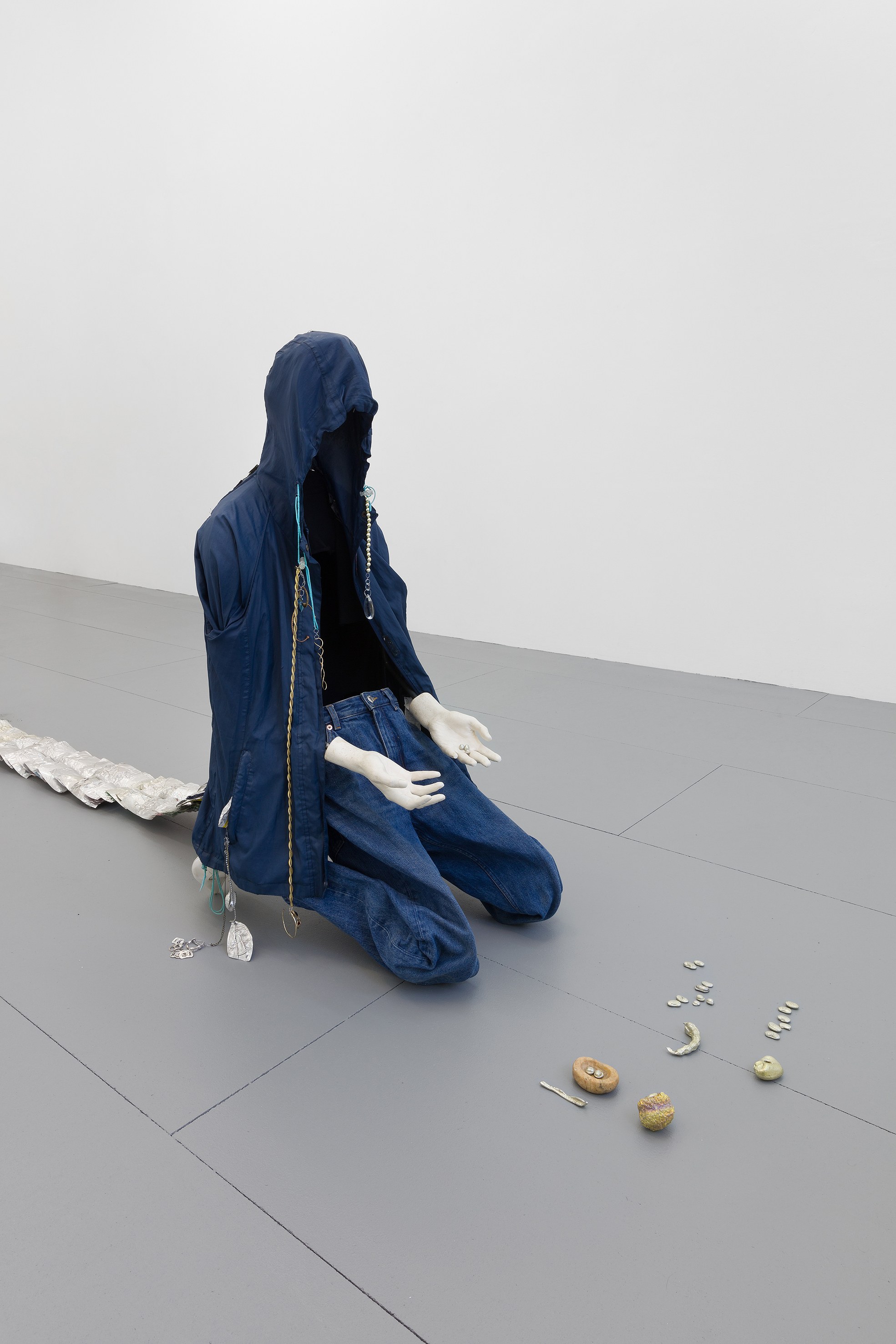 Anne Hardy, Survival Spell at Studio M, photo 3