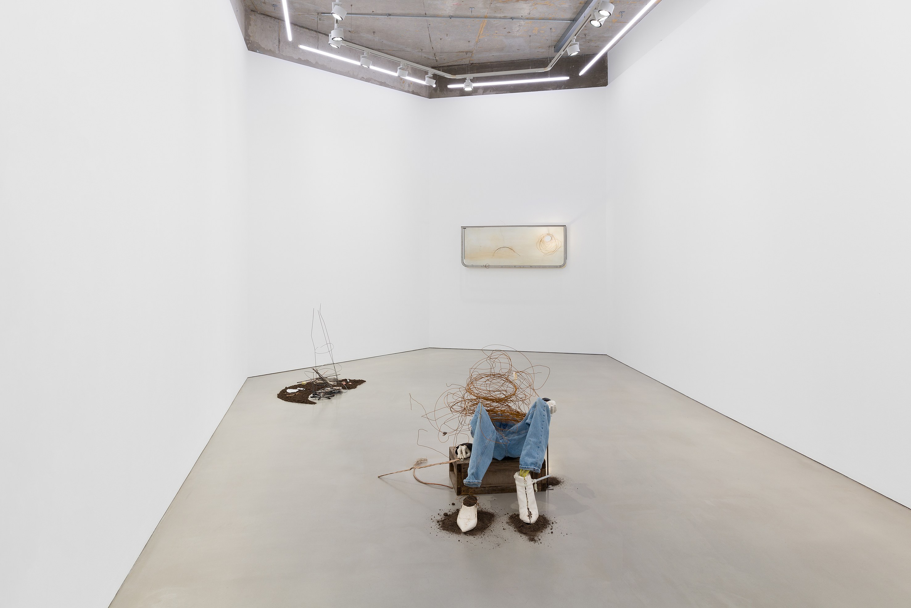 Anne Hardy, Survival Spell at Studio M, photo 4