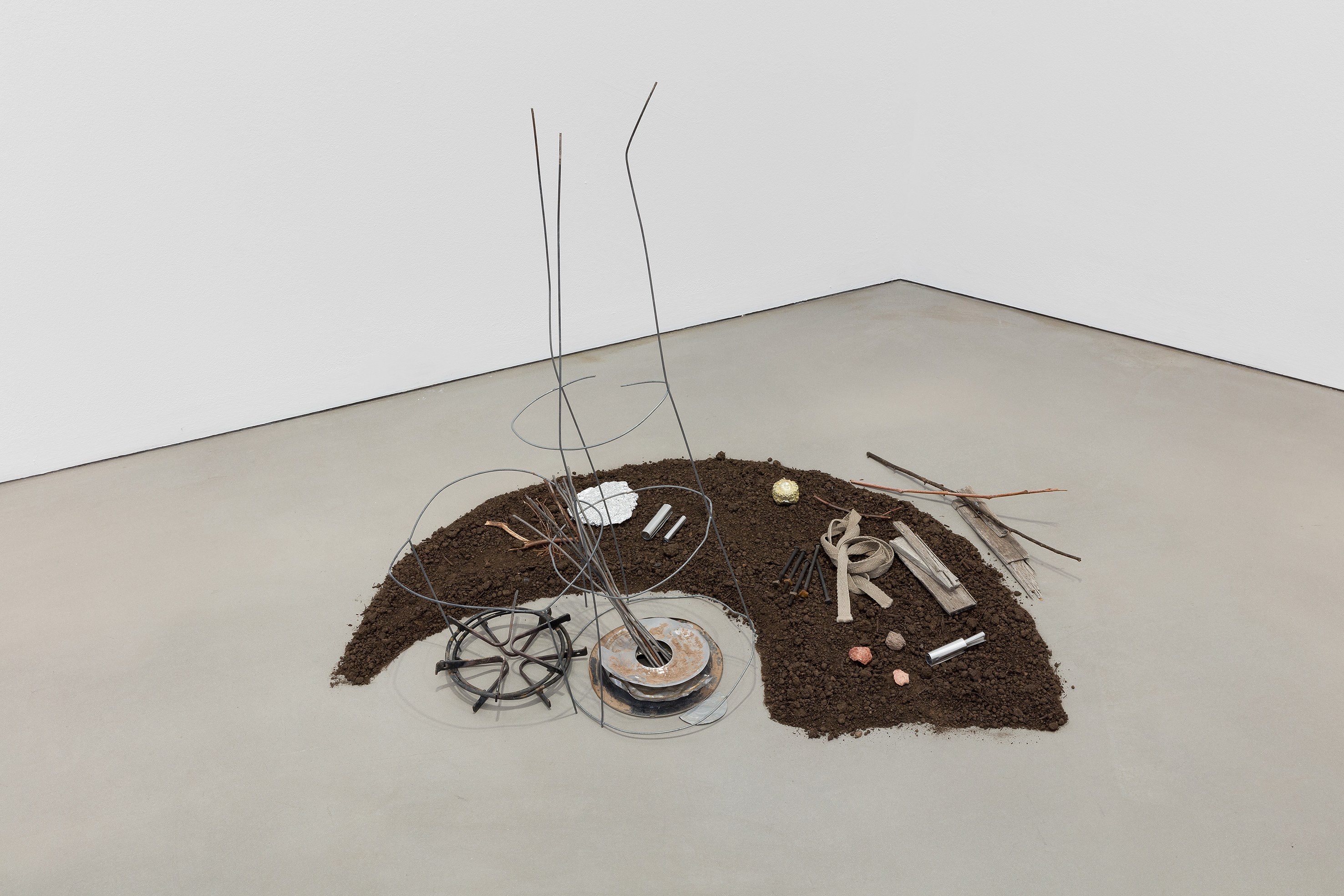 Anne Hardy, Survival Spell at Studio M, photo 8