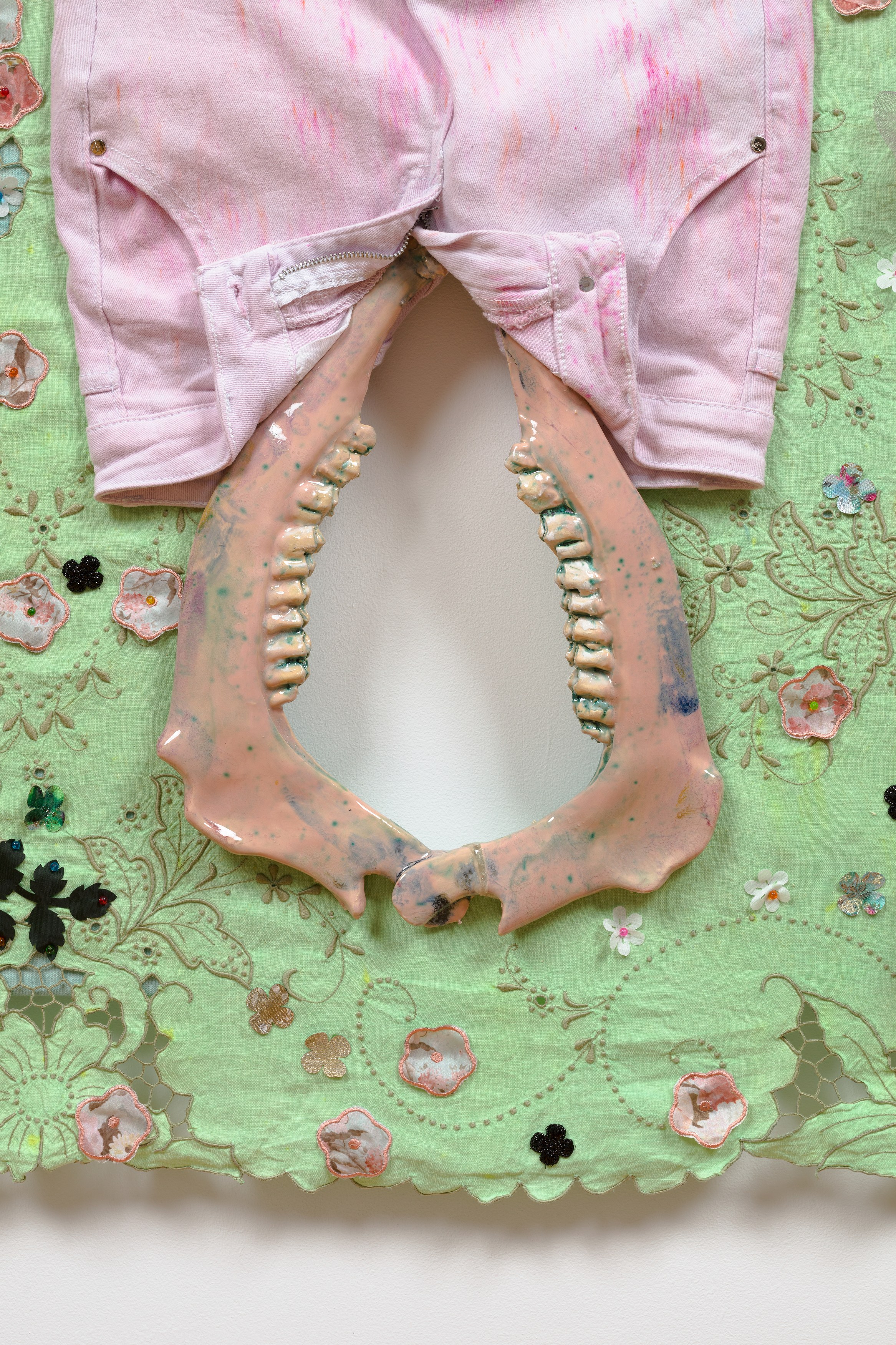 Kris Lemsalu, One Foot in the Gravy at Margot Samel, photo 36