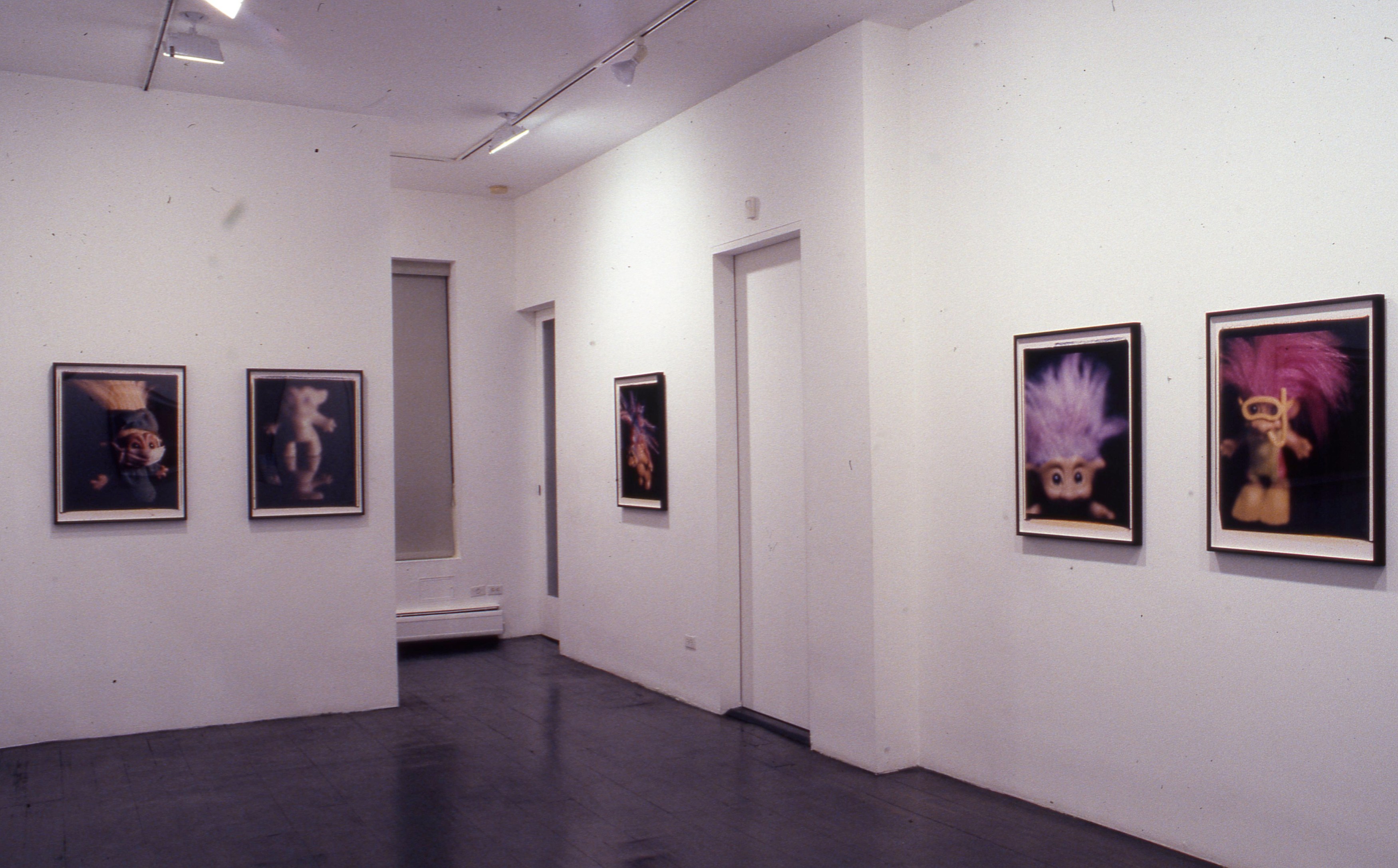 Lutz Bacher, Little People at Taxter and Spengemann, photo 4
