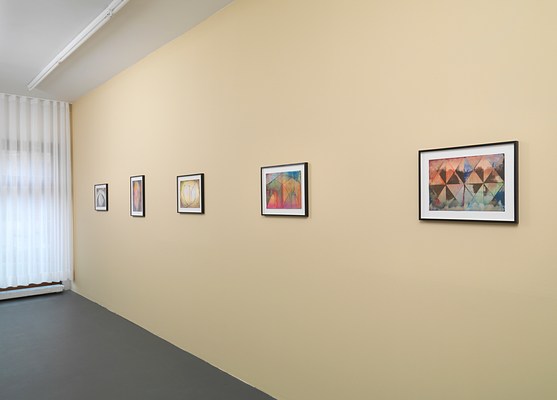 Image 4 of 27