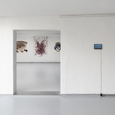 Image 10 of 32