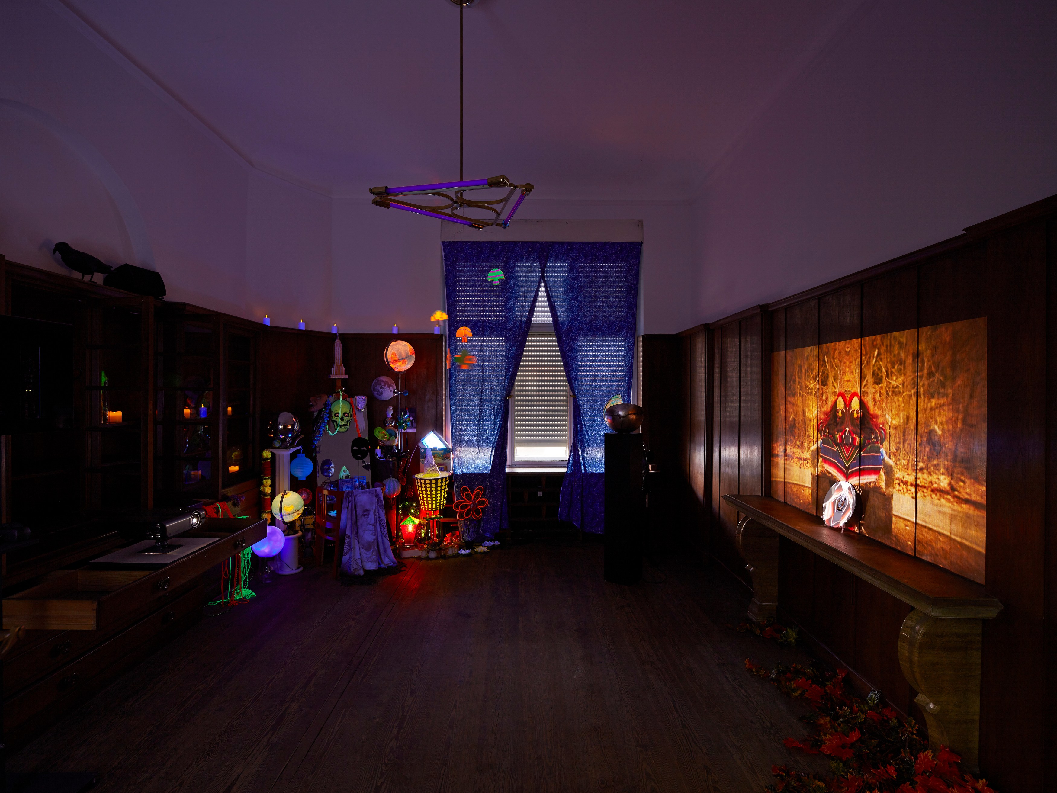 Danny McDonald, The Beads (That Bought Manhattan) at Isabella Bortolozzi, photo 2