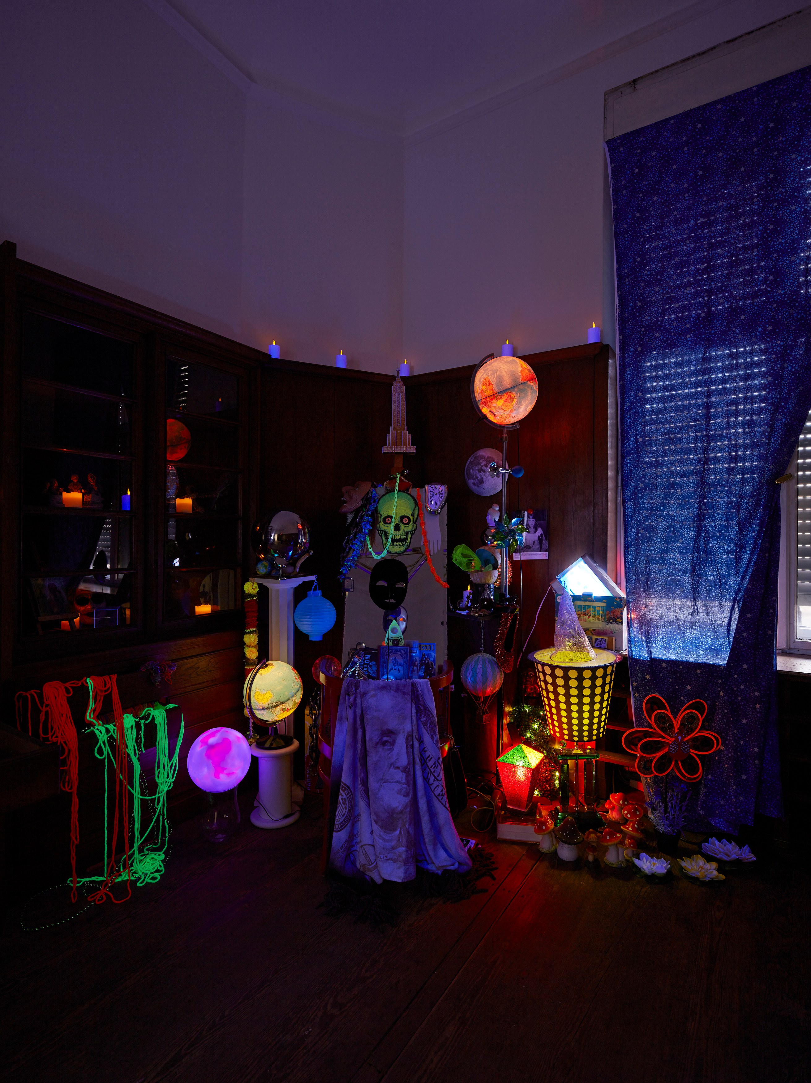 Danny McDonald, The Beads (That Bought Manhattan) at Isabella Bortolozzi, photo 3