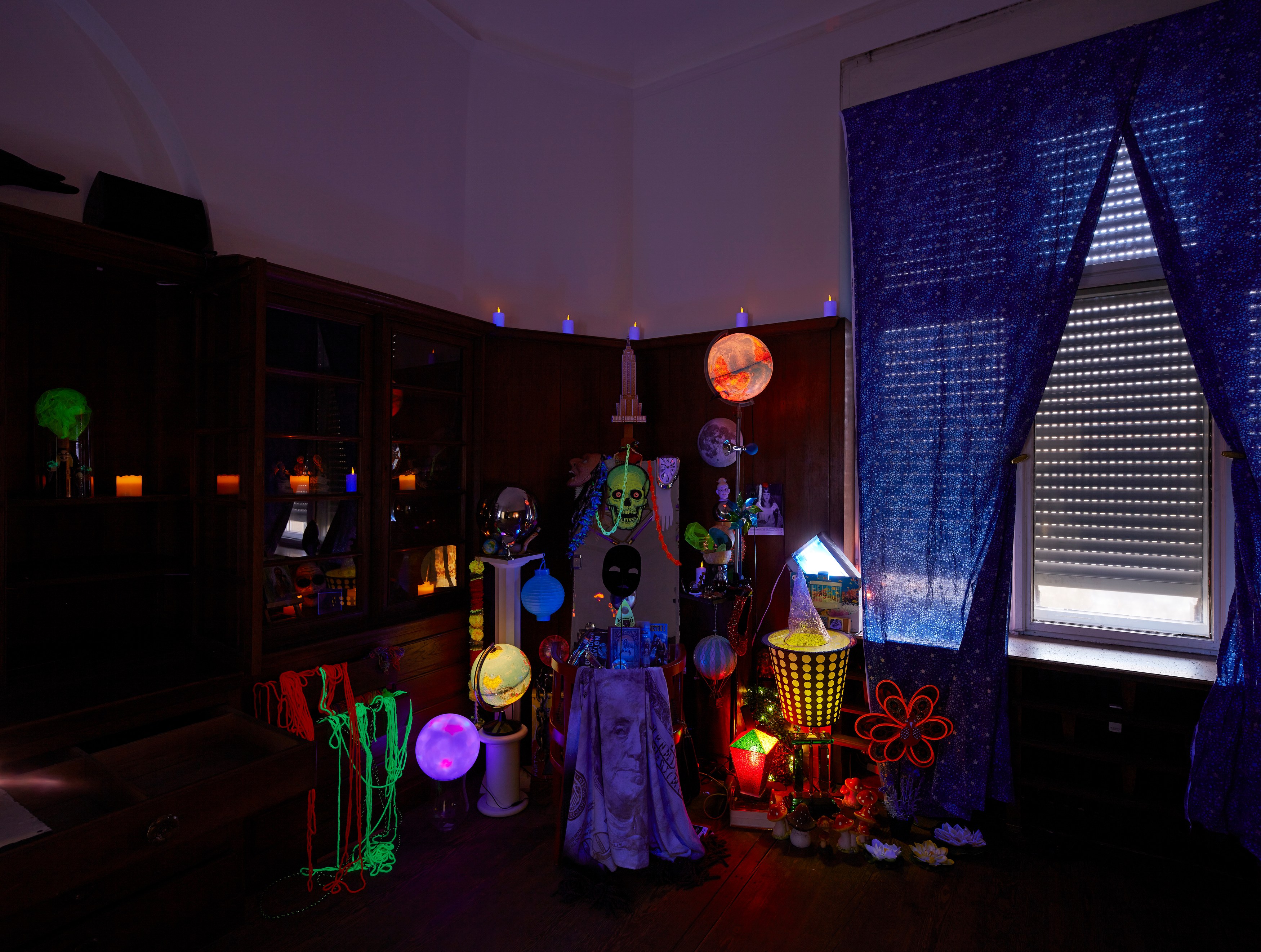 Danny McDonald, The Beads (That Bought Manhattan) at Isabella Bortolozzi, photo 4