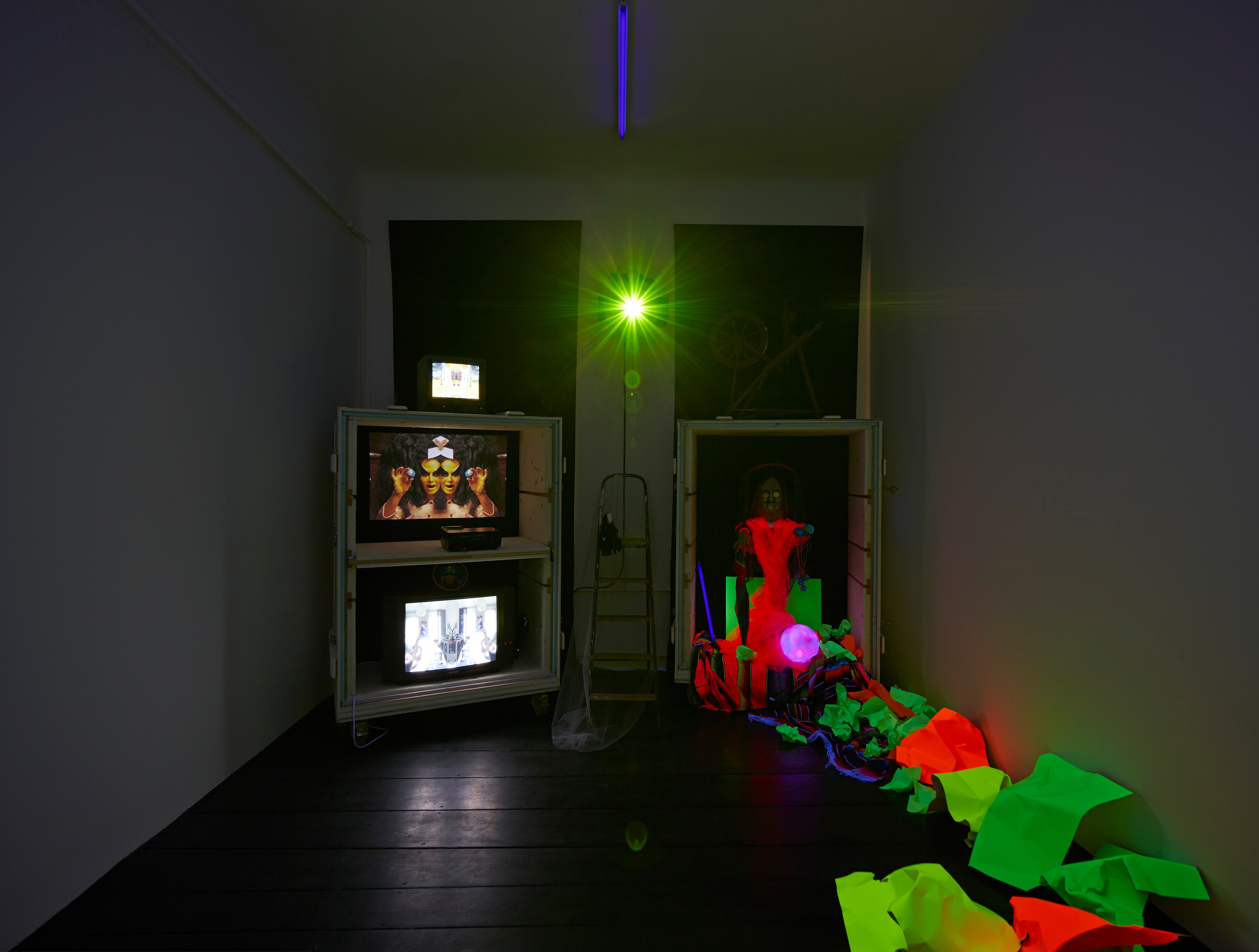 Danny McDonald, The Beads (That Bought Manhattan) at Isabella Bortolozzi, photo 11