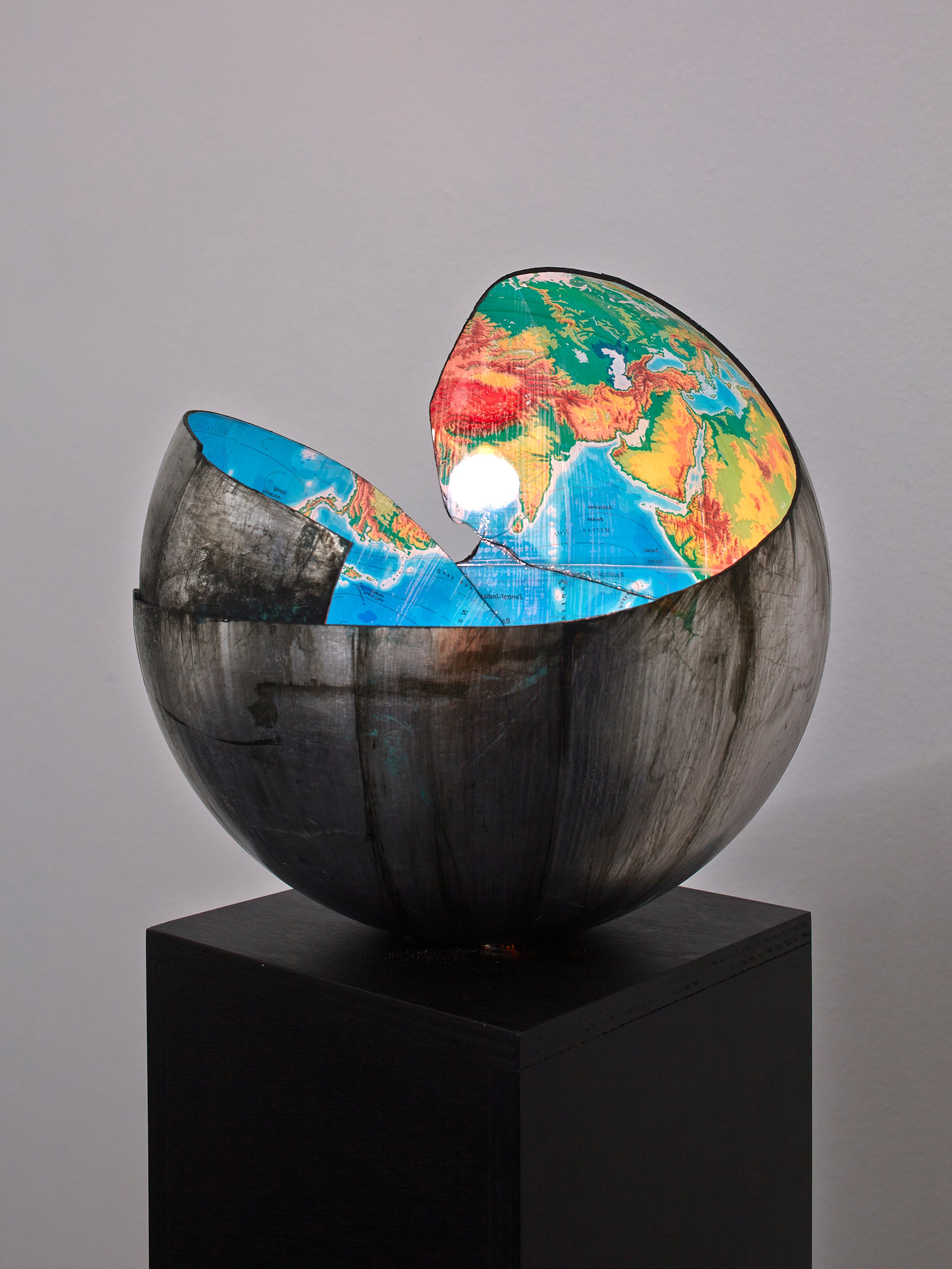 Danny McDonald, The Beads (That Bought Manhattan) at Isabella Bortolozzi, photo 33