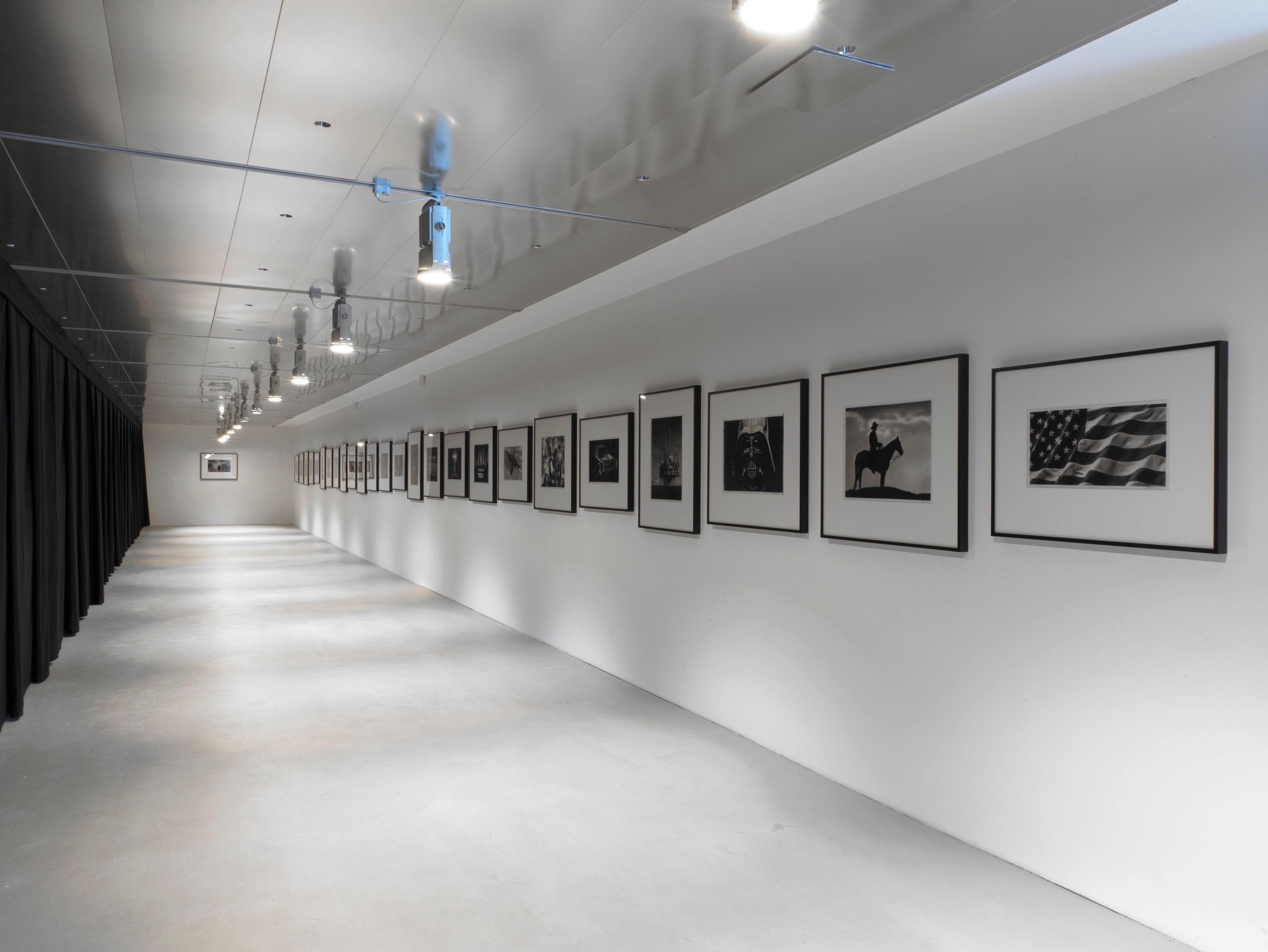 Robert Longo, STAND at Capitain Petzel, photo 7