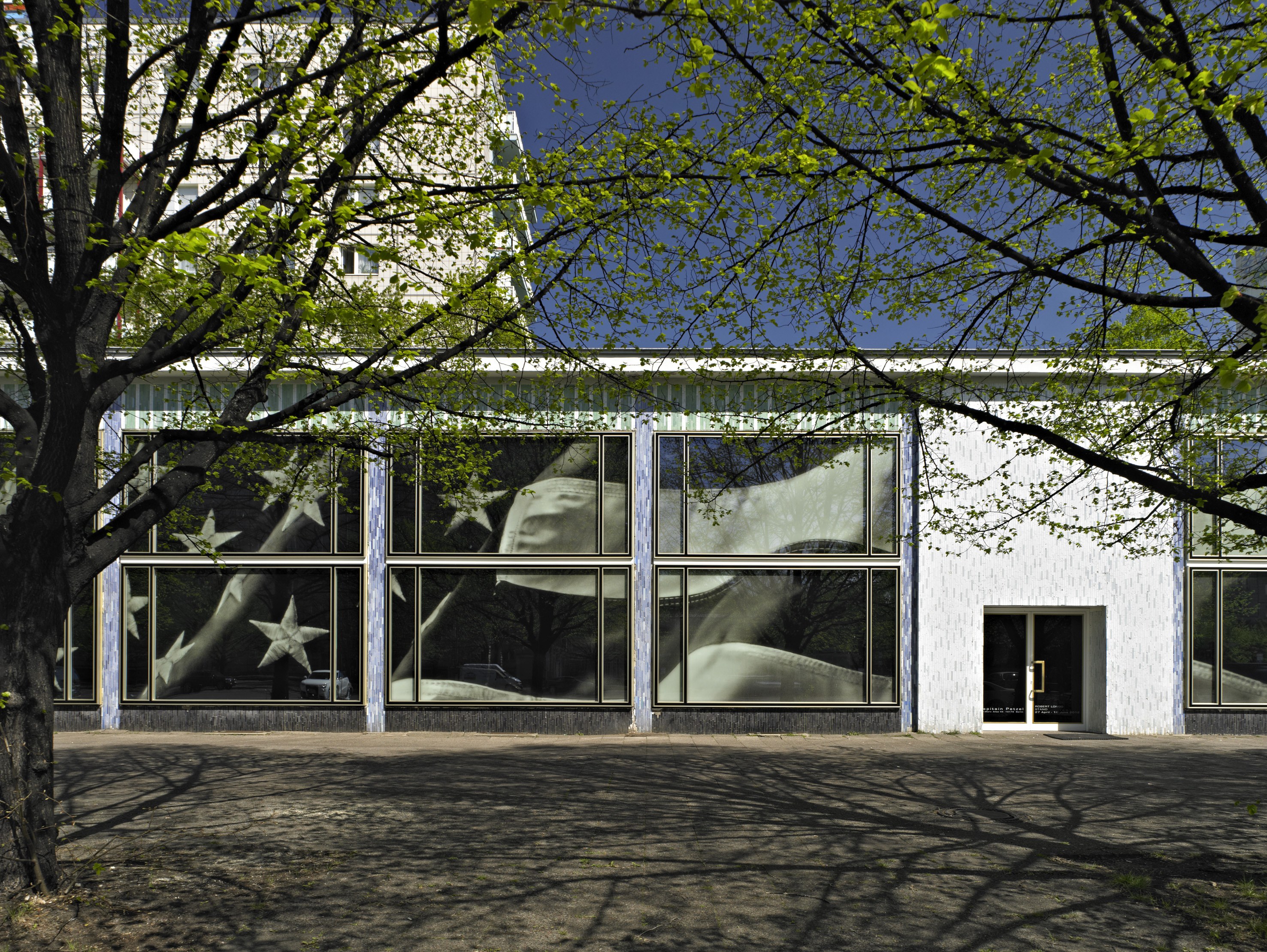 Robert Longo, STAND at Capitain Petzel, photo 9