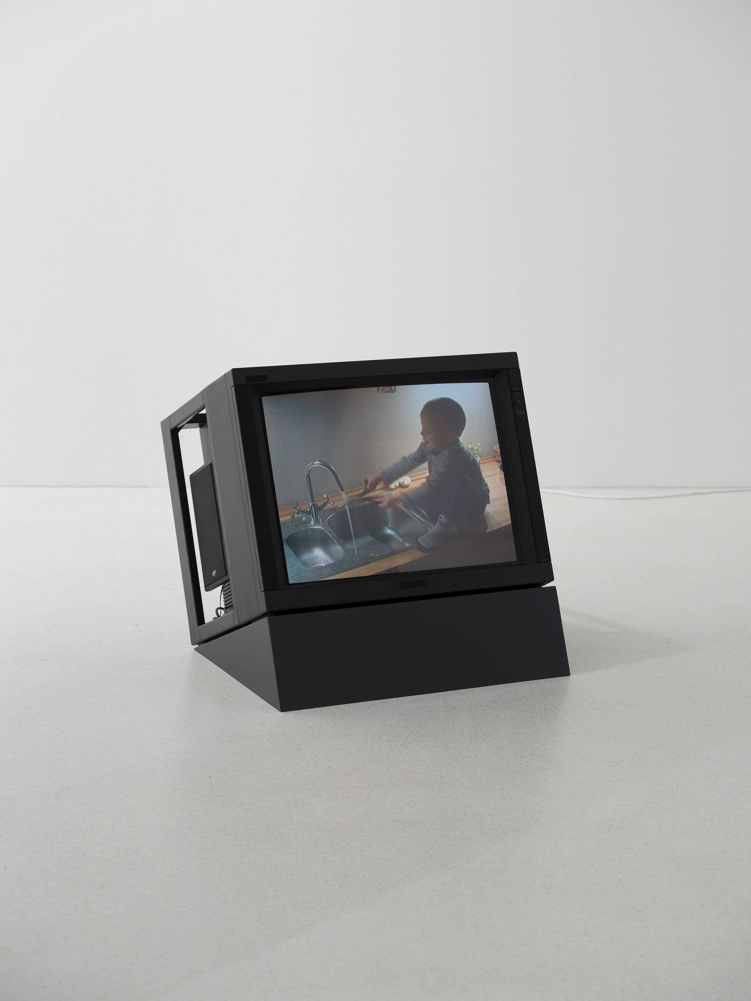 Mircea Cantor, Thirst for Stillness at Galeria Plan B, photo 11