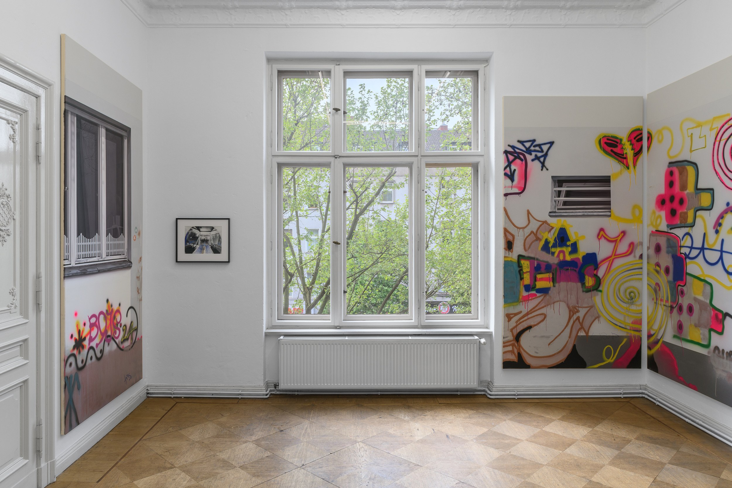 Angharad Williams, Berlin Straße at Schiefe Zähne, photo 12