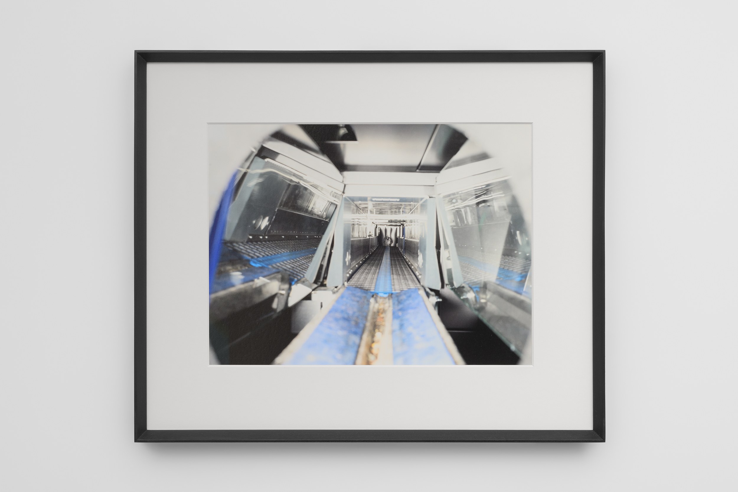 Angharad Williams, Berlin Straße at Schiefe Zähne, photo 15